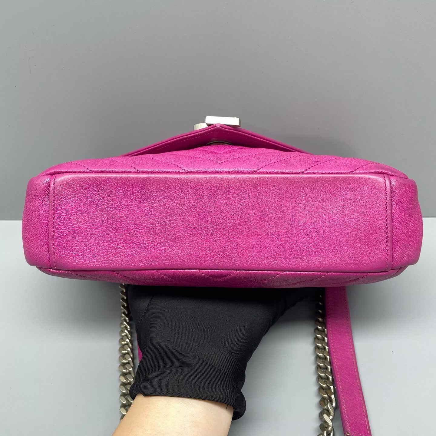 Saint Laurent - Monogram Envelope Bag - Calfskin leather - Fuchsia - (Medium)