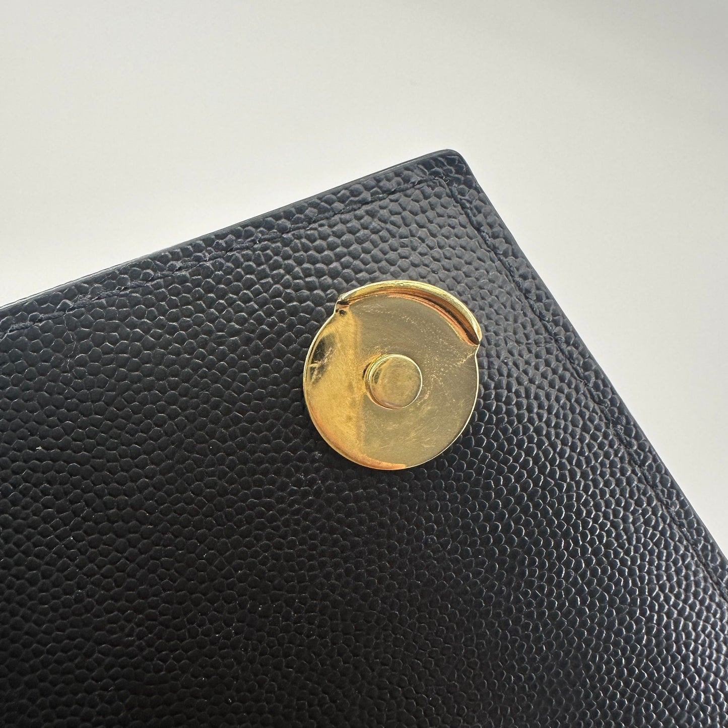 Saint Laurent - Monogram Envelope Bag - Caviar leather - Black with Gold-Tone Hardware - (Medium)