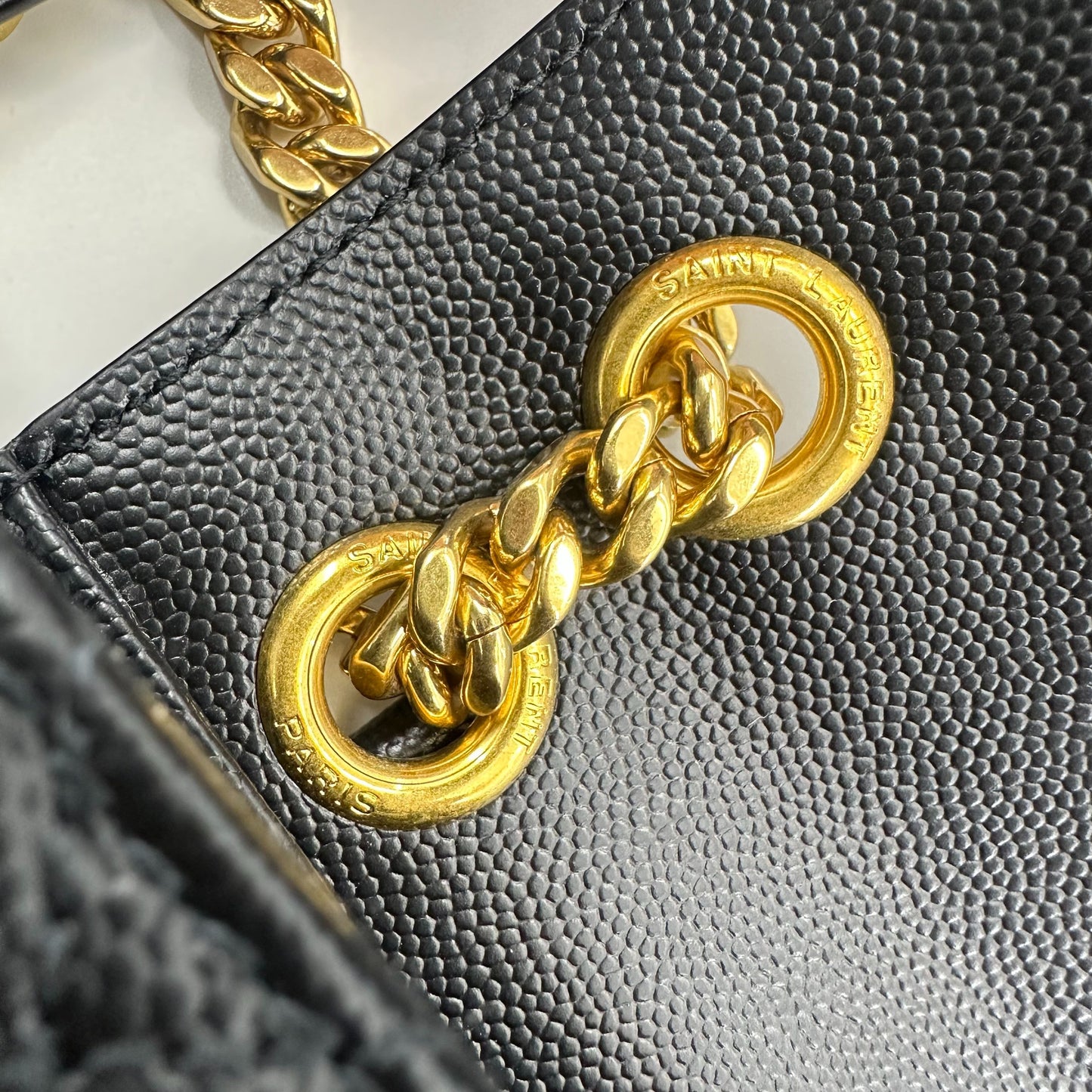 Saint Laurent - Monogram Envelope Bag - Caviar leather - Black with Gold-Tone Hardware - (Medium)