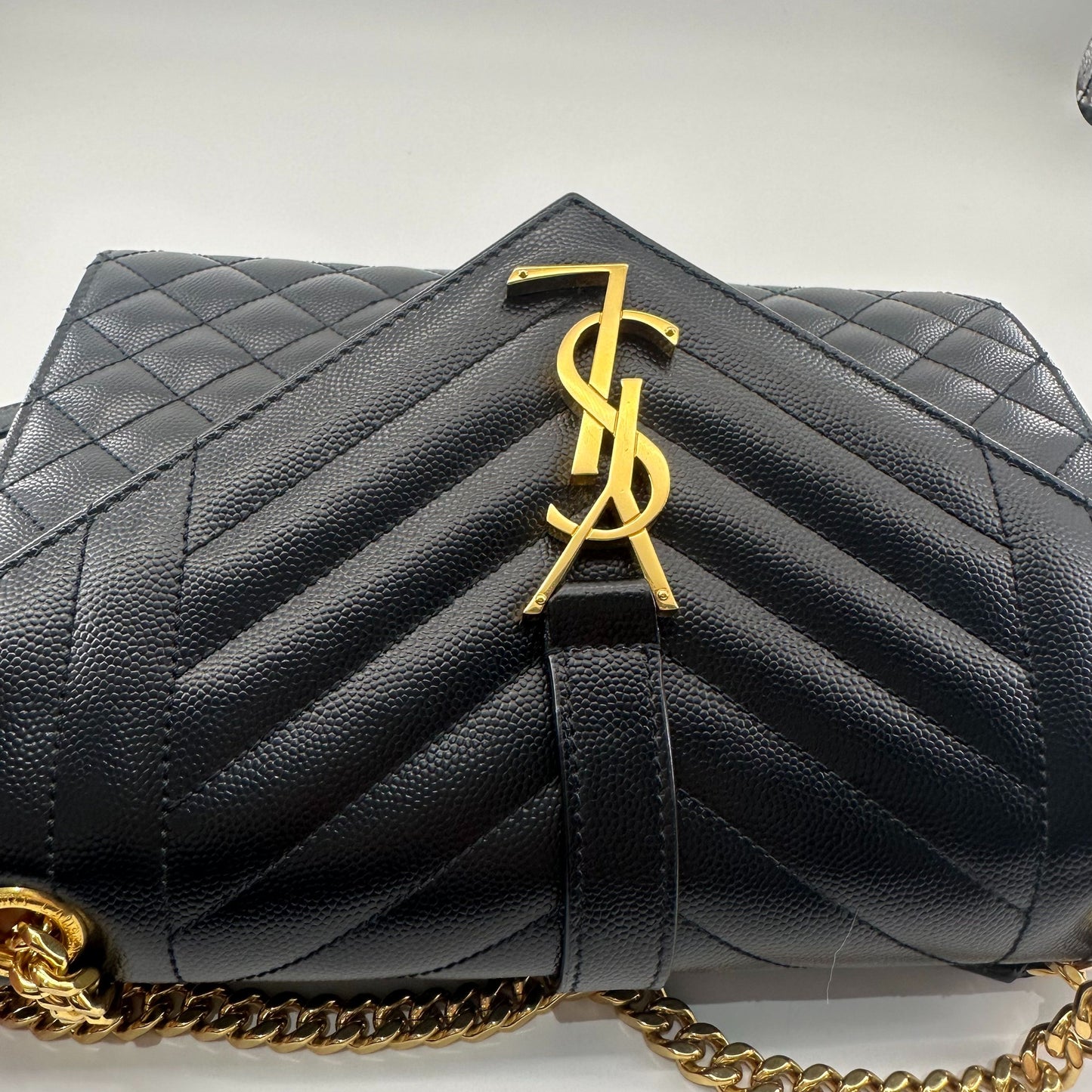 Saint Laurent - Monogram Envelope Bag - Caviar leather - Black with Gold-Tone Hardware - (Medium)
