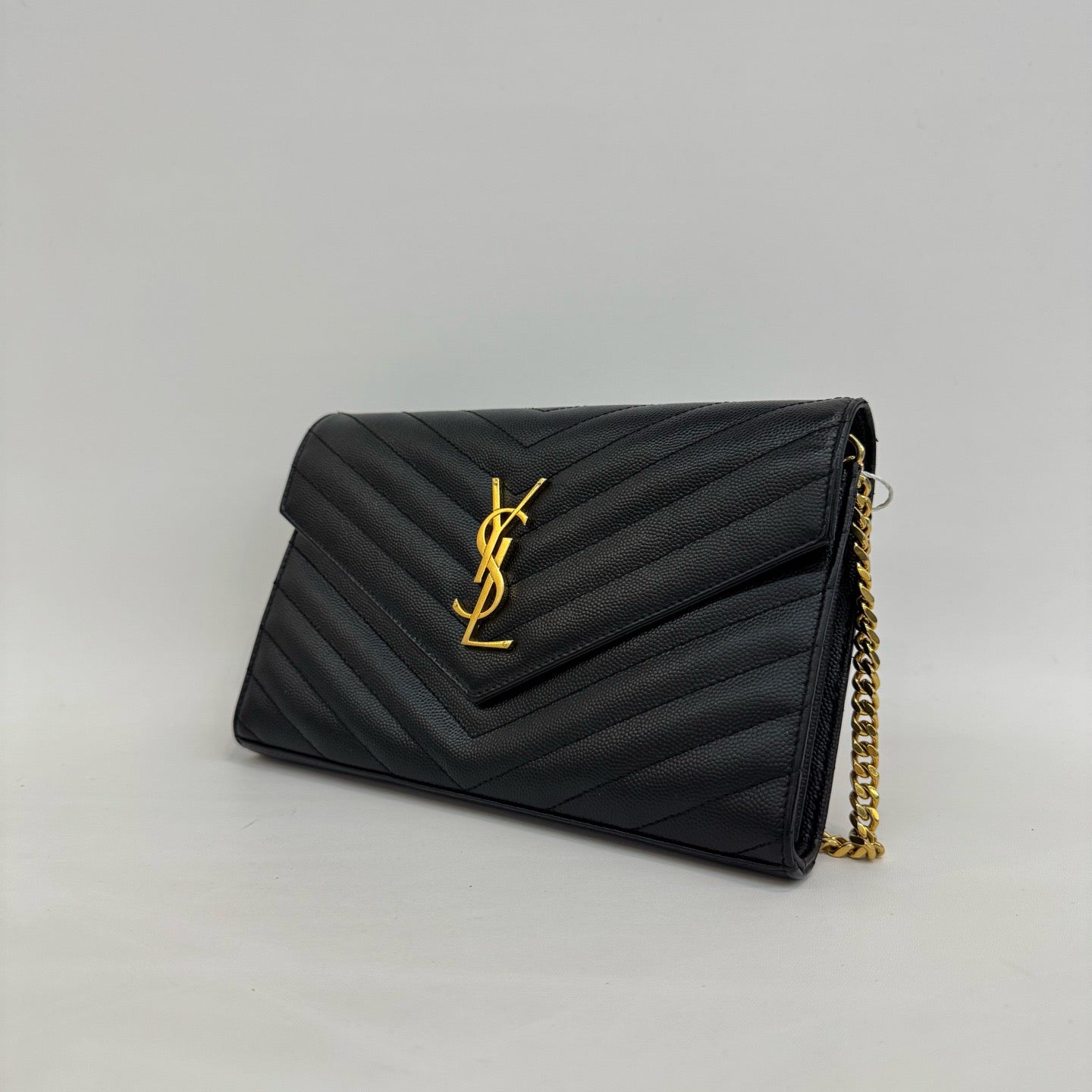 Saint Laurent - Monogram Envelope Bag - Grained leather - Black with Gold-Tone Hardware - (Medium)