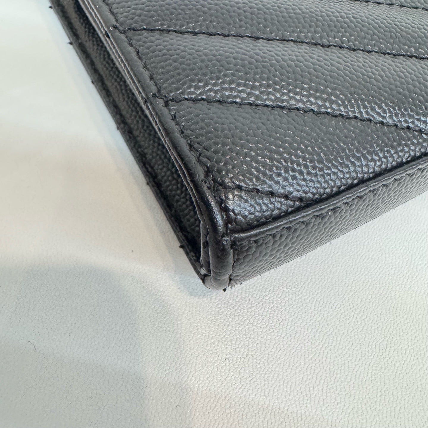 Saint Laurent - Monogram Envelope Bag - Grained leather - Black with Gold-Tone Hardware - (Medium)