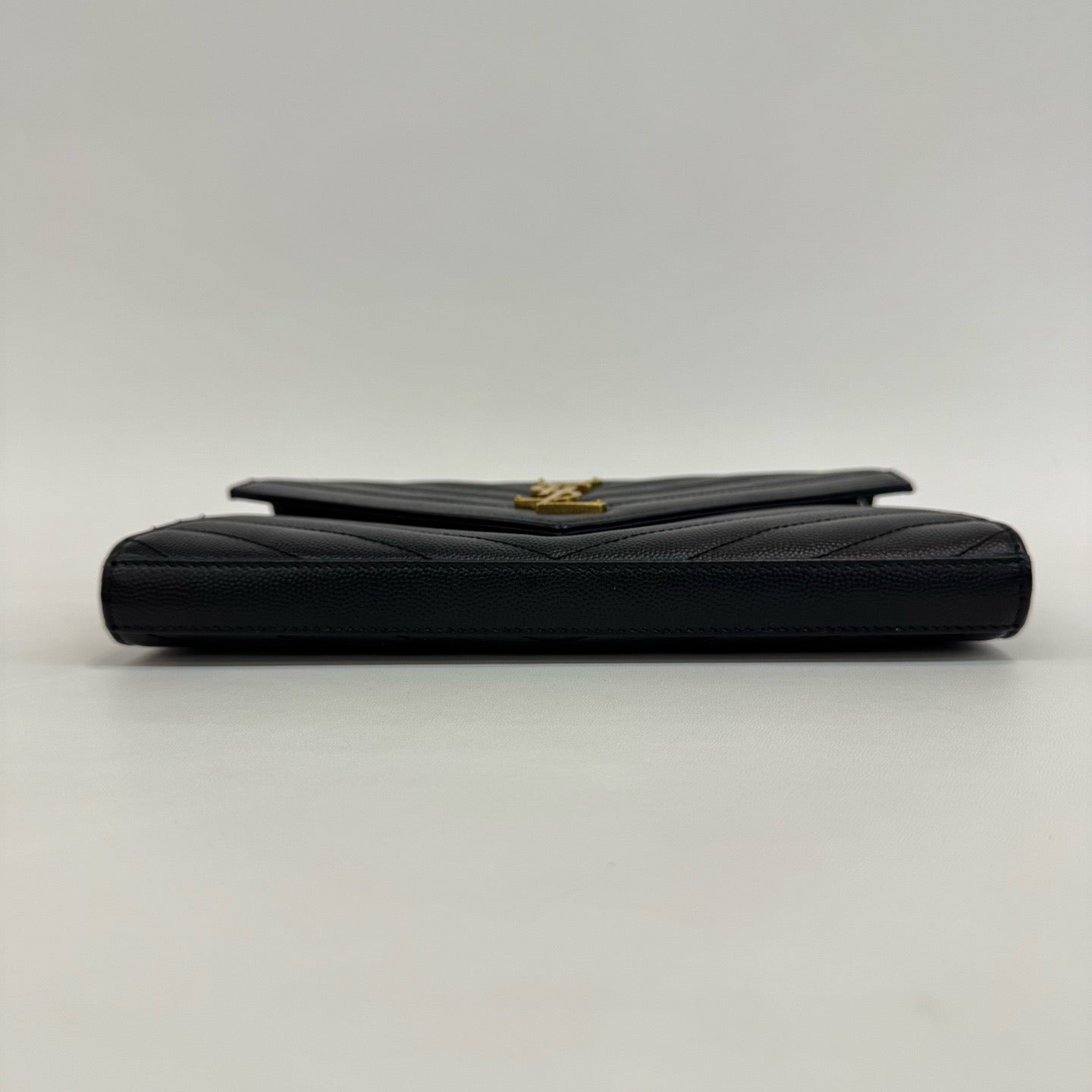 Saint Laurent - Monogram Envelope Bag - Grained leather - Black with Gold-Tone Hardware - (Medium)