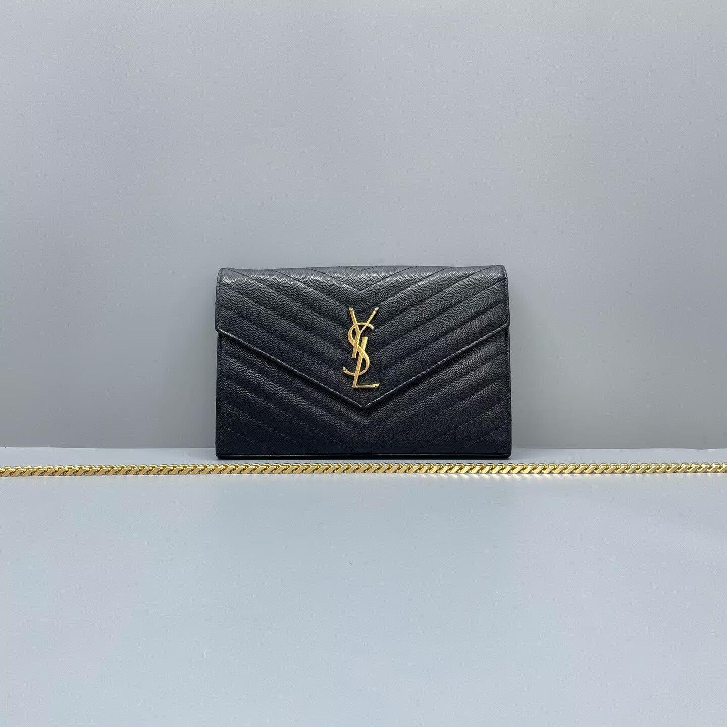 Saint Laurent - Monogram Envelope Chain Bag - Caviar leather - Black with Gold-Tone Hardware - (medium)