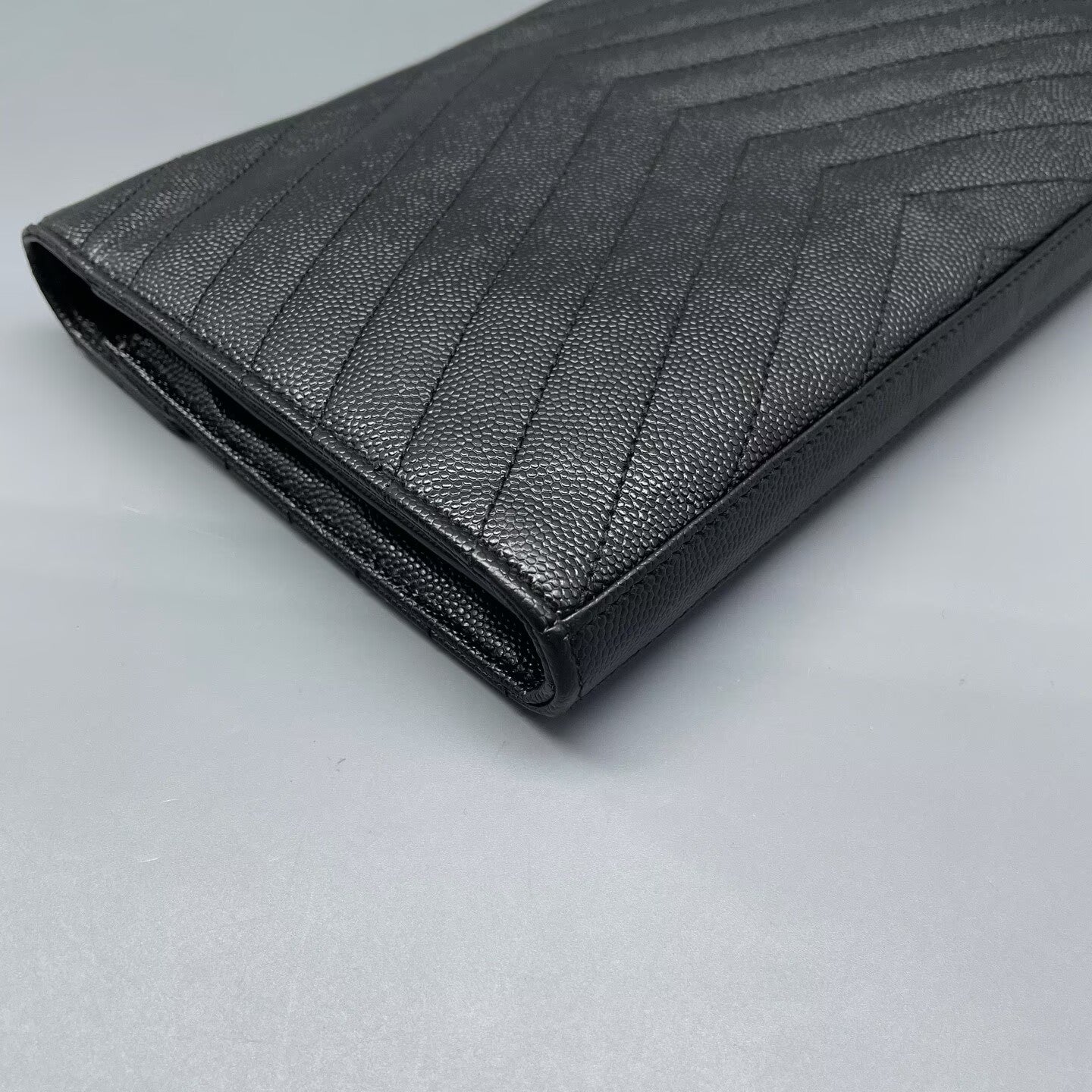 Saint Laurent - Monogram Envelope Chain Bag - Caviar leather - Black with Gold-Tone Hardware - (medium)