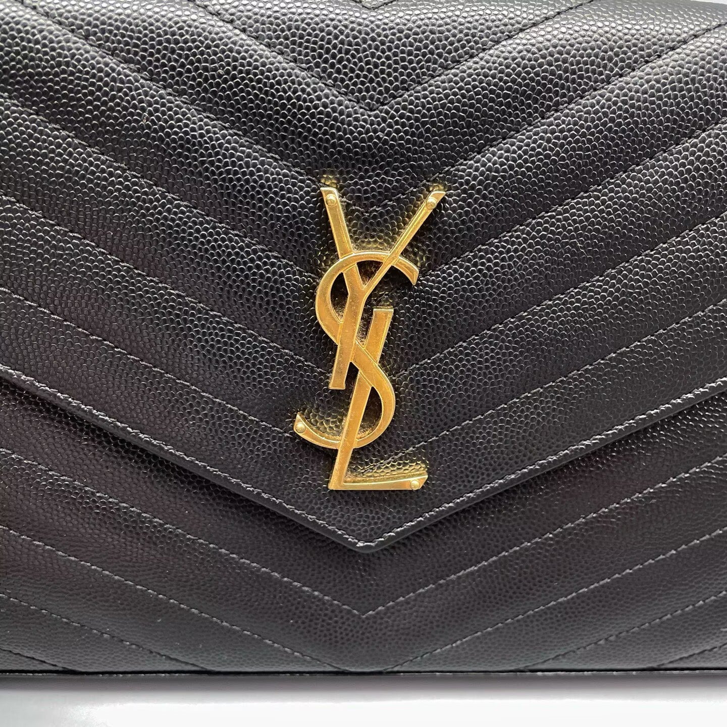 Saint Laurent - Monogram Envelope Chain Bag - Caviar leather - Black with Gold-Tone Hardware - (medium)