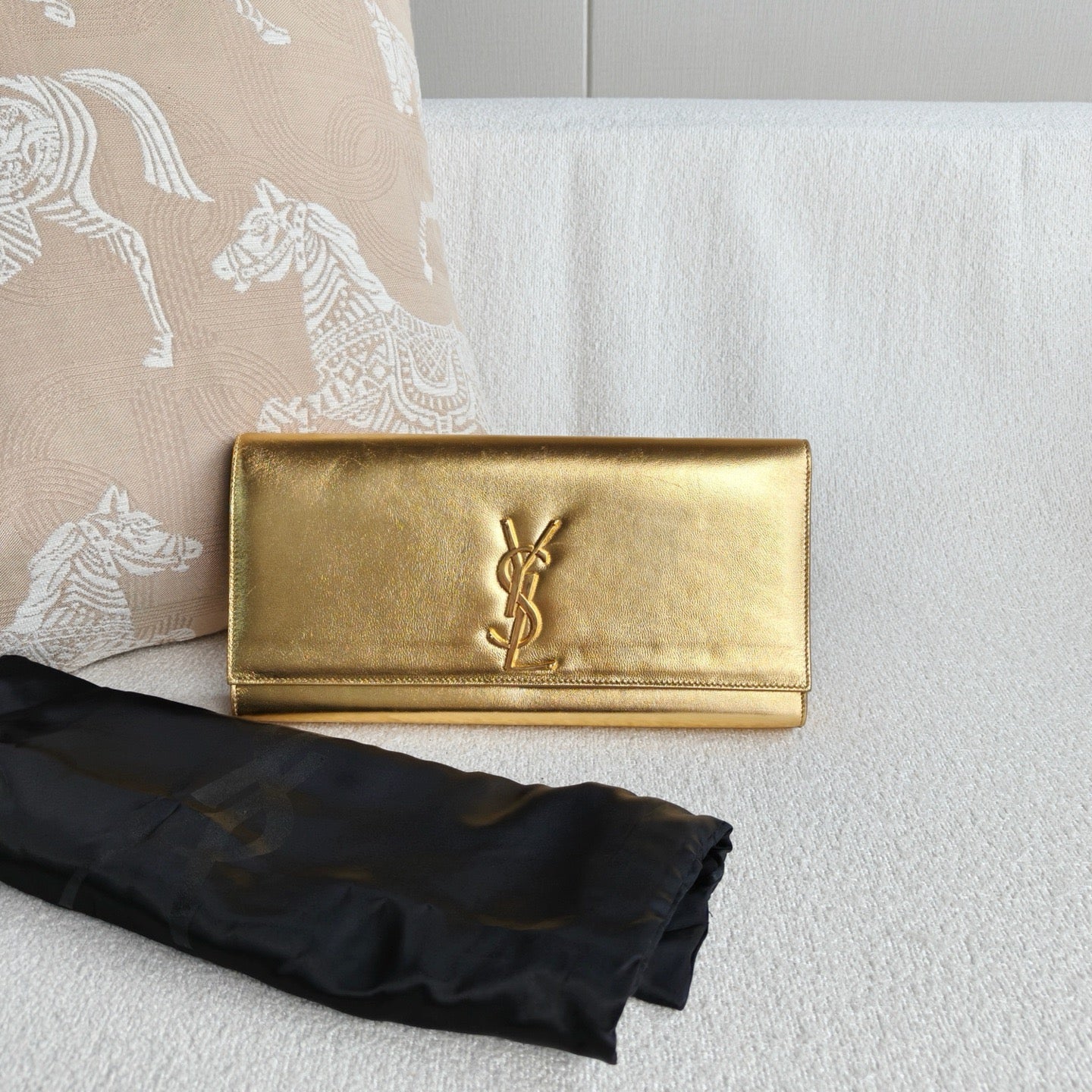 Saint Laurent - Monogram Flap Clutch - Leather - Gold - (medium)