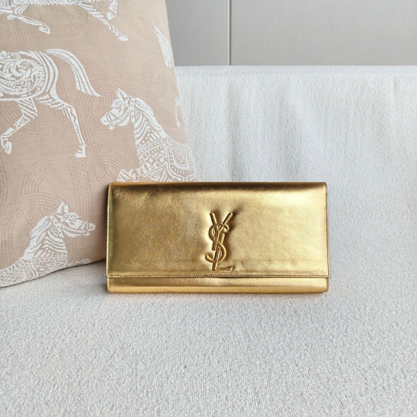 Saint Laurent - Monogram Flap Clutch - Leather - Gold - (medium)