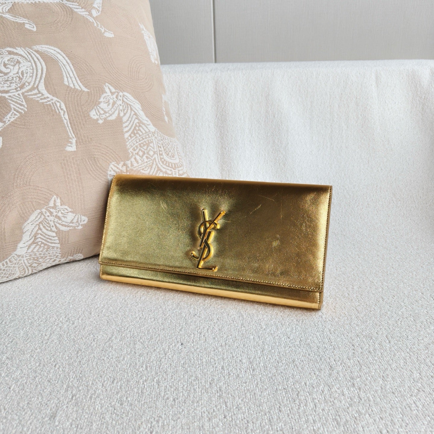 Saint Laurent - Monogram Flap Clutch - Leather - Gold - (medium)