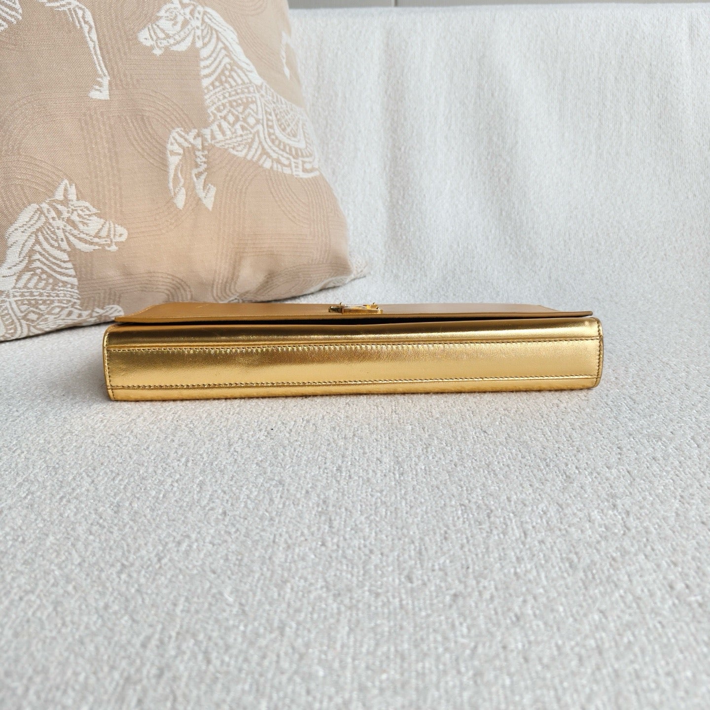 Saint Laurent - Monogram Flap Clutch - Leather - Gold - (medium)