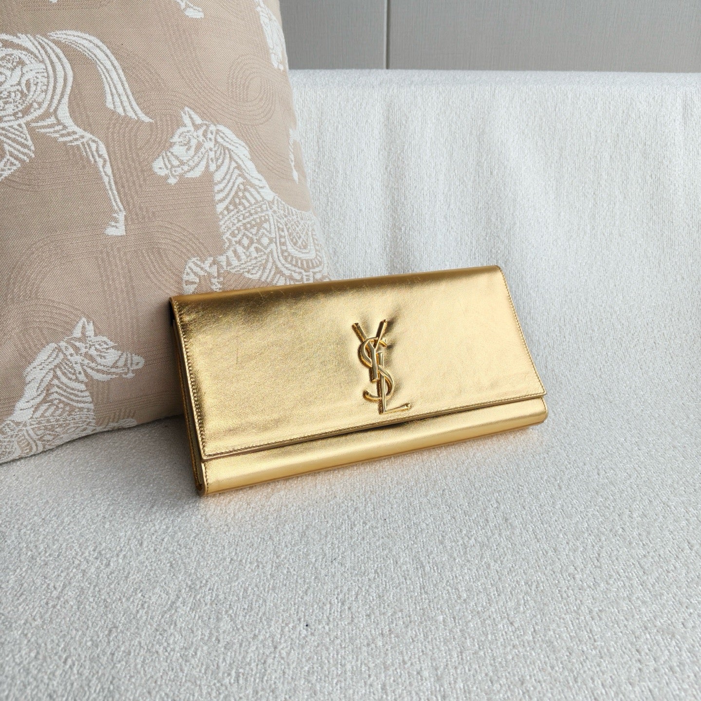 Saint Laurent - Monogram Flap Clutch - Leather - Gold - (medium)