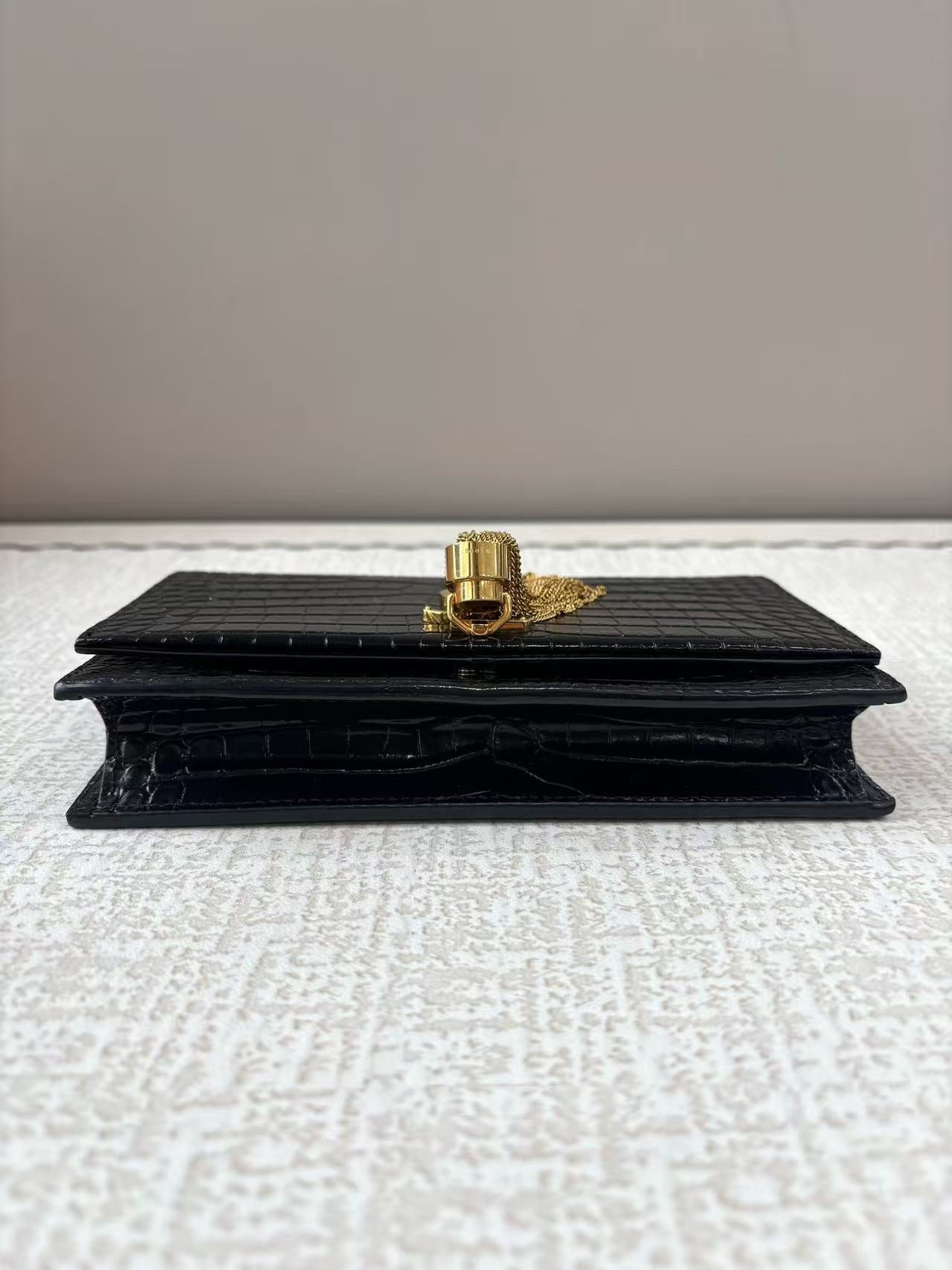 Saint Laurent - Monogram Kate Tassel Wallet on Chain - Calfskin leather with patent finish, crocodile embossed - Black - (mini)