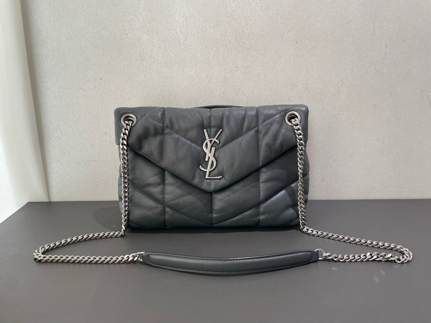 Saint Laurent - Monogram Loulou - Lambskin leather - Grey with Silver-Tone Hardware - (Medium)