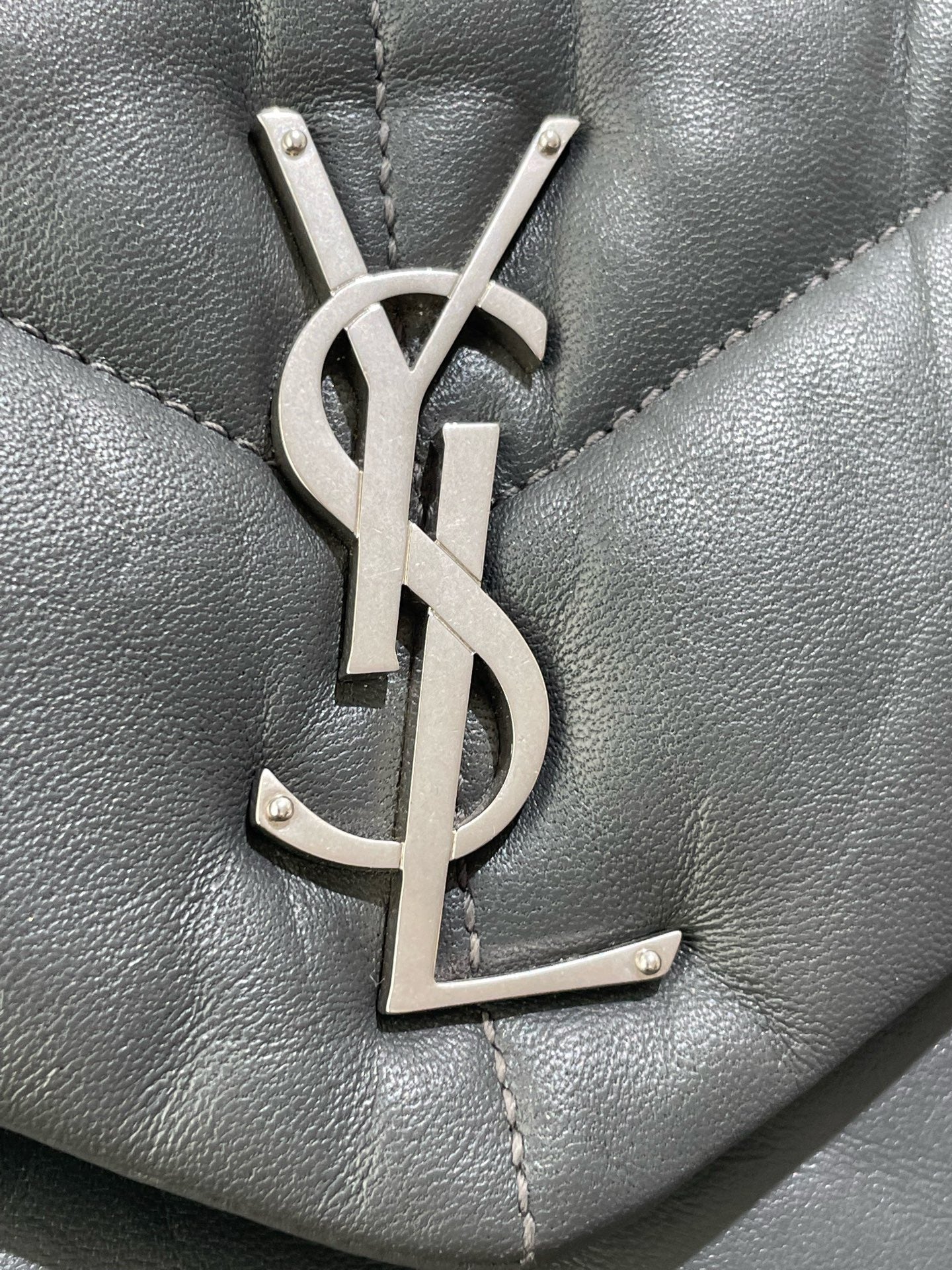 Saint Laurent - Monogram Loulou - Lambskin leather - Grey with Silver-Tone Hardware - (Medium)