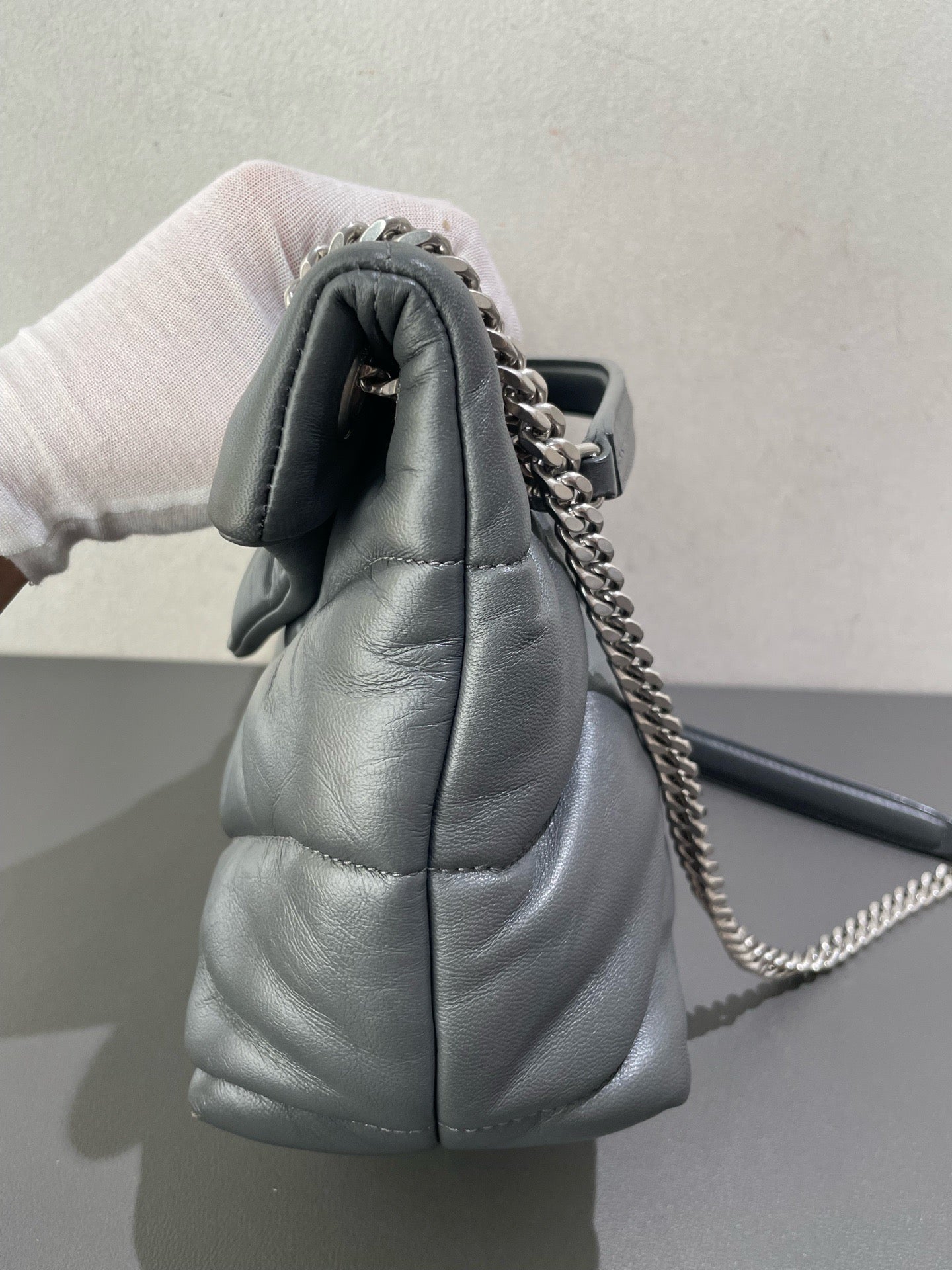 Saint Laurent - Monogram Loulou - Lambskin leather - Grey with Silver-Tone Hardware - (Medium)