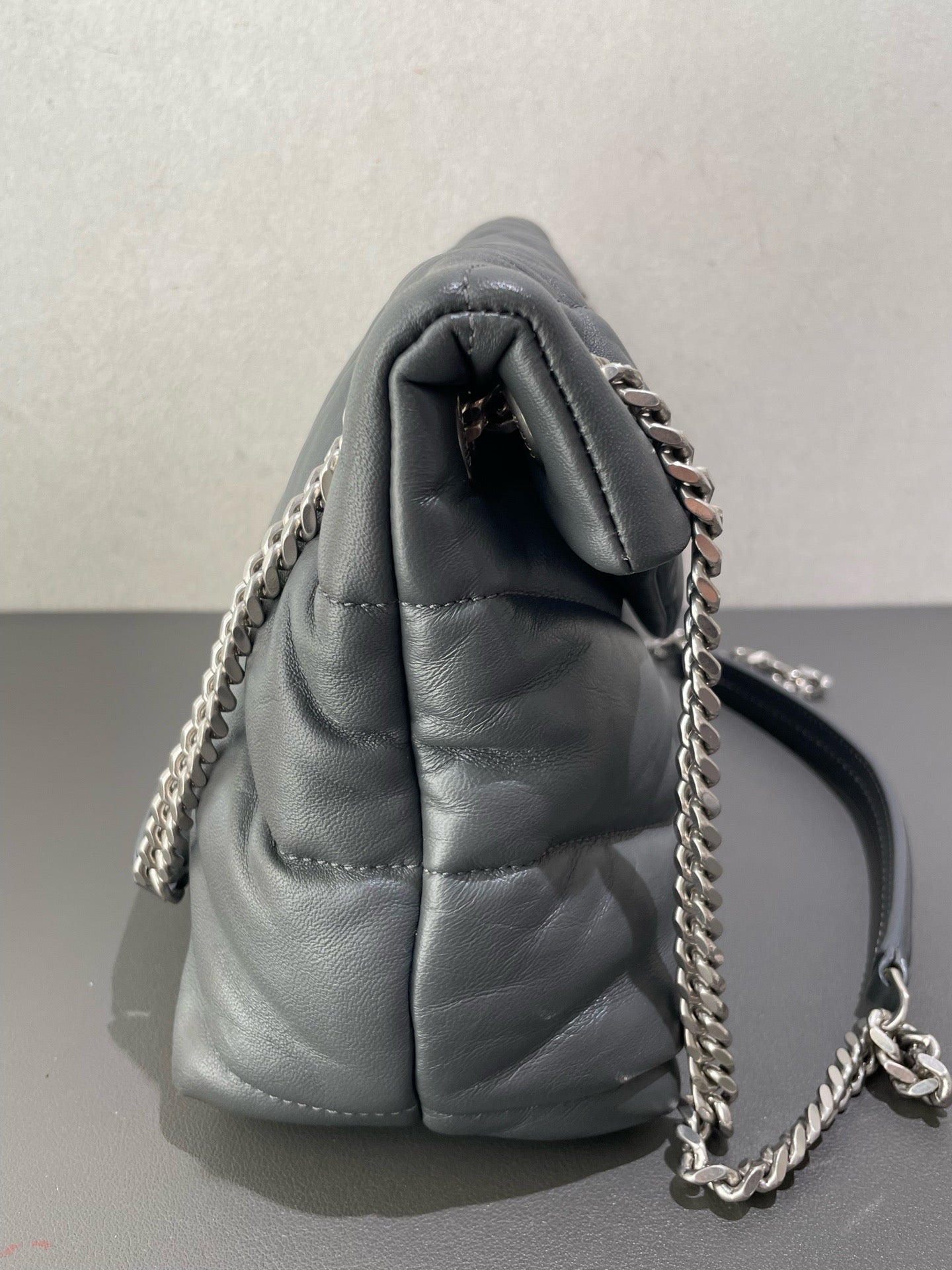Saint Laurent - Monogram Loulou - Lambskin leather - Grey with Silver-Tone Hardware - (Medium)