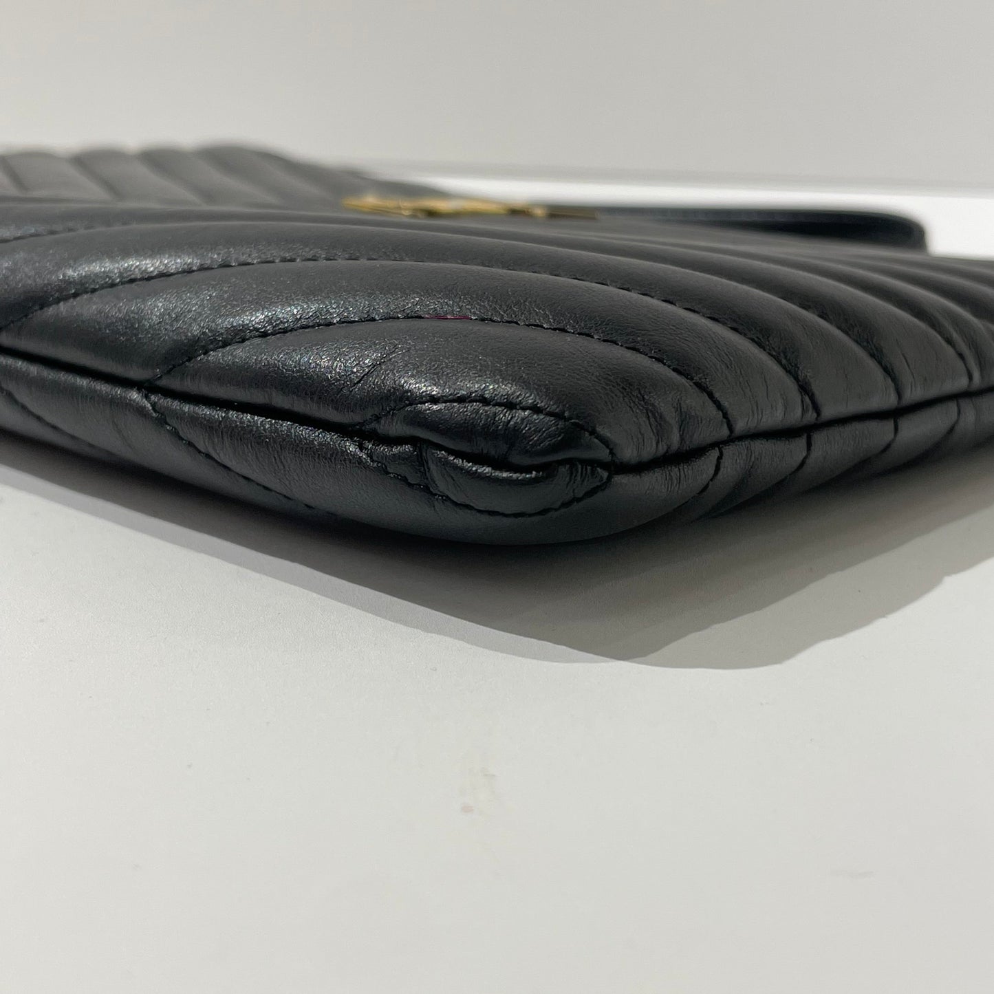 Saint Laurent - Monogram Wristlet Clutch - Leather - Black - (N/A)