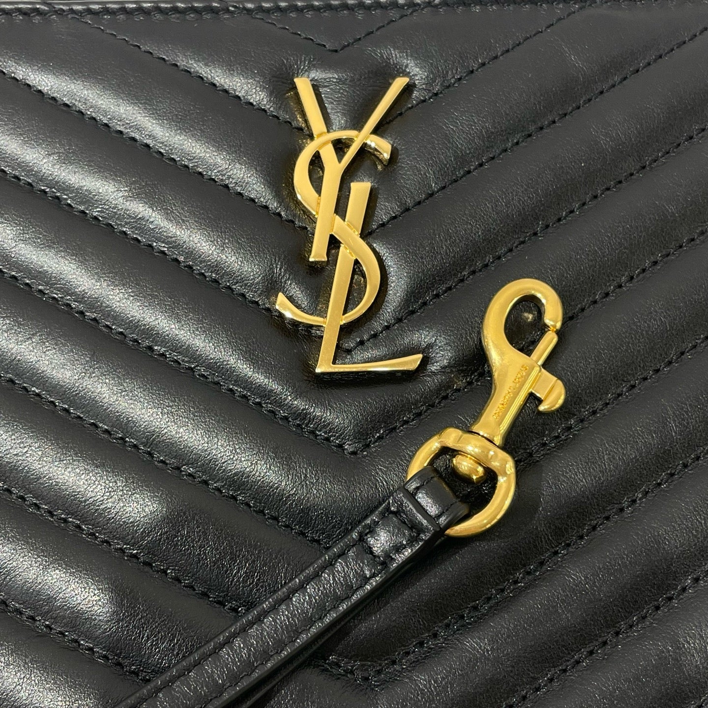 Saint Laurent - Monogram Wristlet Clutch - Leather - Black - (N/A)