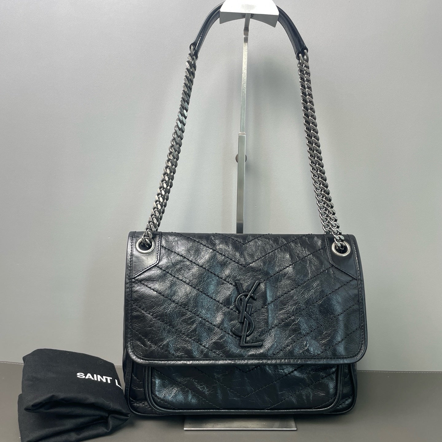 Saint Laurent Niki Calfskin leather Black - view 1