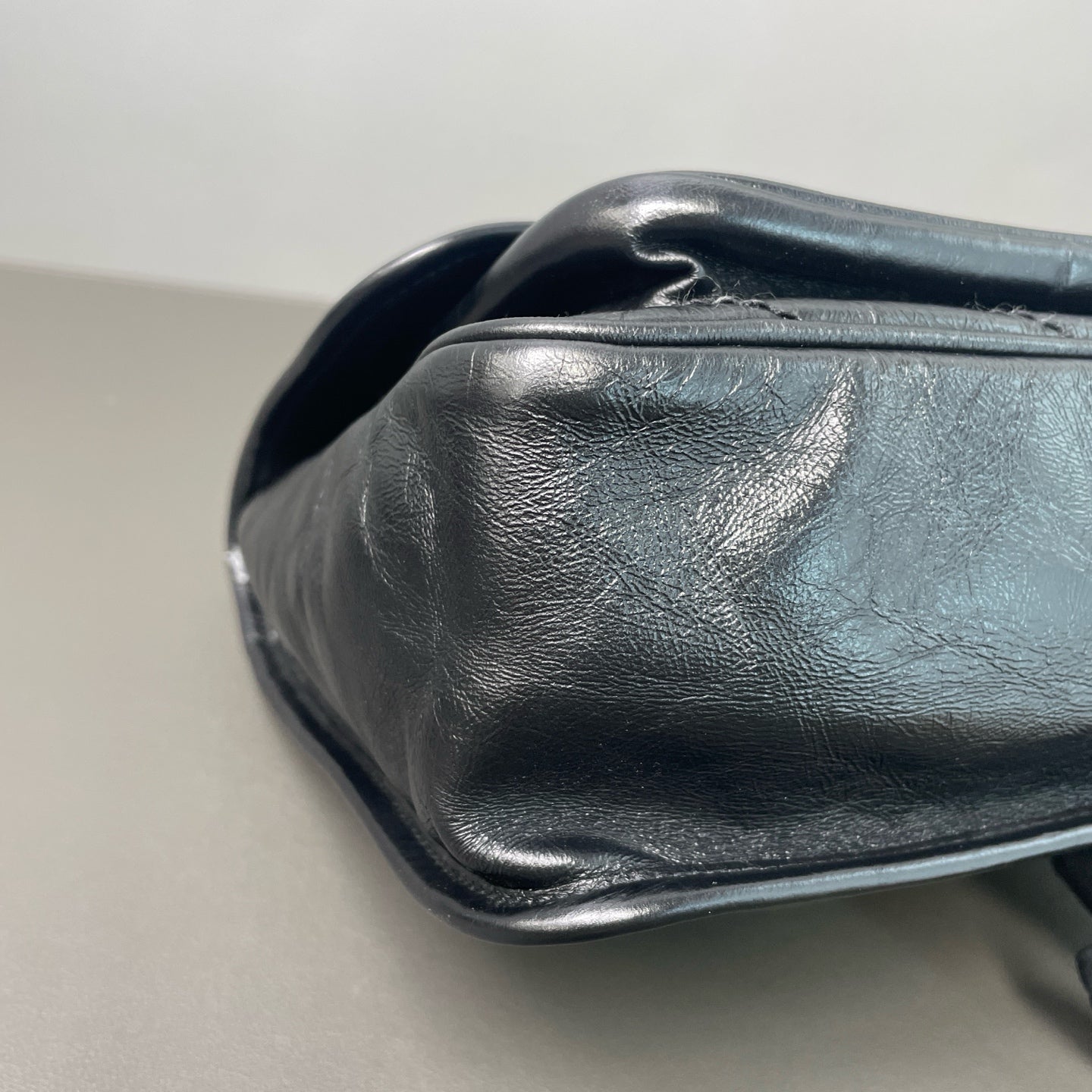 Saint Laurent Niki Calfskin leather Black - view 2