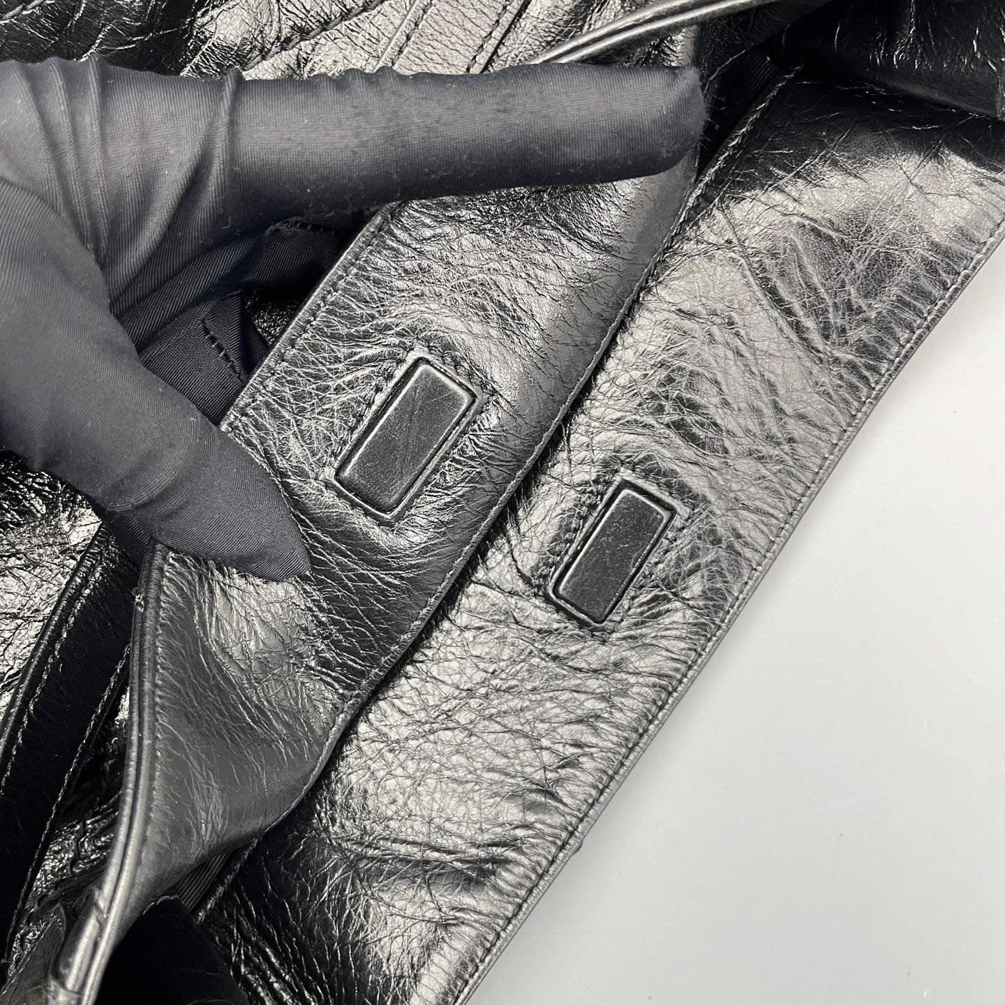 Saint Laurent - Niki - Leather - Black