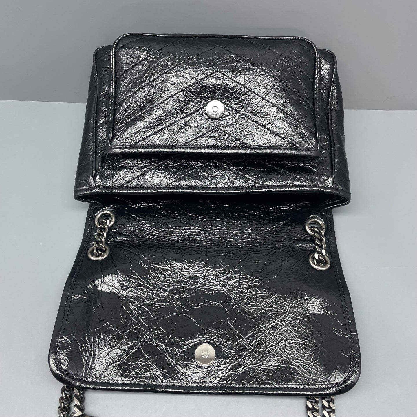Saint Laurent - Niki Chain Bag - Crinkled calfskin leather - Black - (Medium)