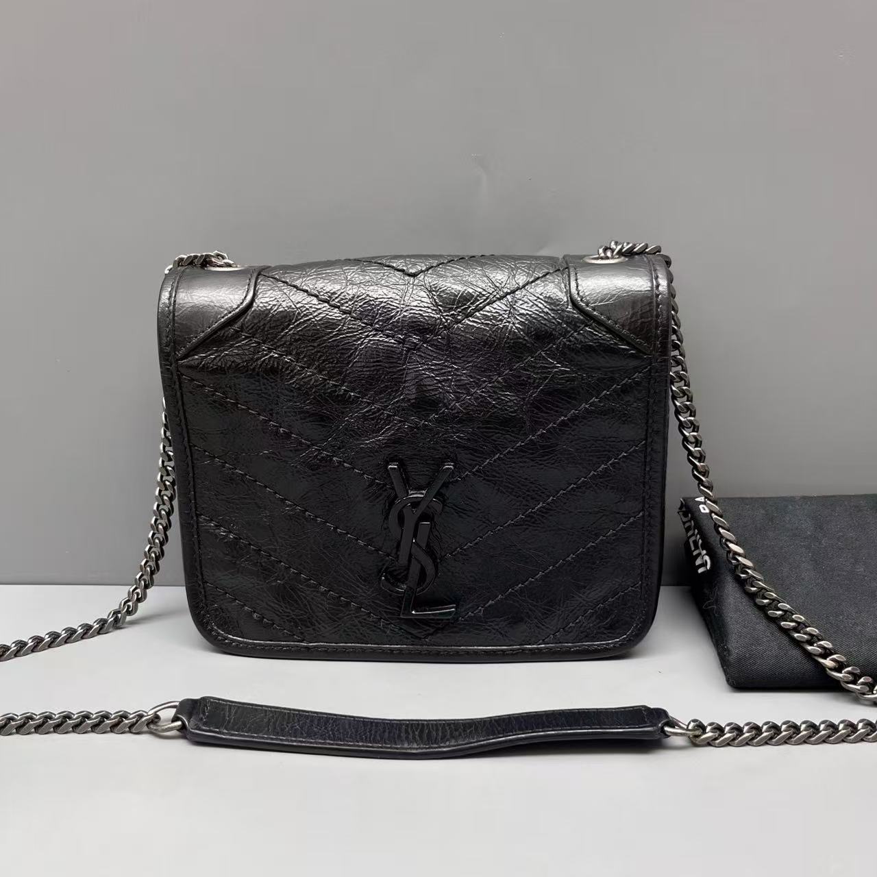 Saint Laurent - Niki Chain Bag - Crinkled calfskin leather - Black - (mini)