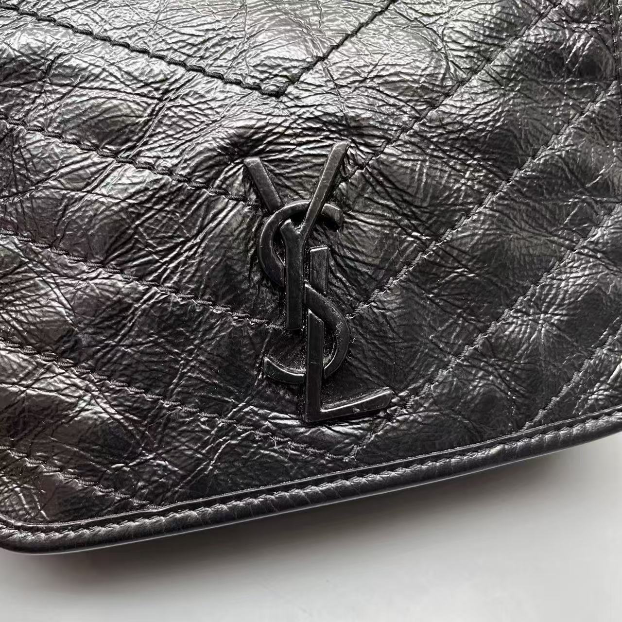 Saint Laurent - Niki Chain Bag - Crinkled calfskin leather - Black - (mini)