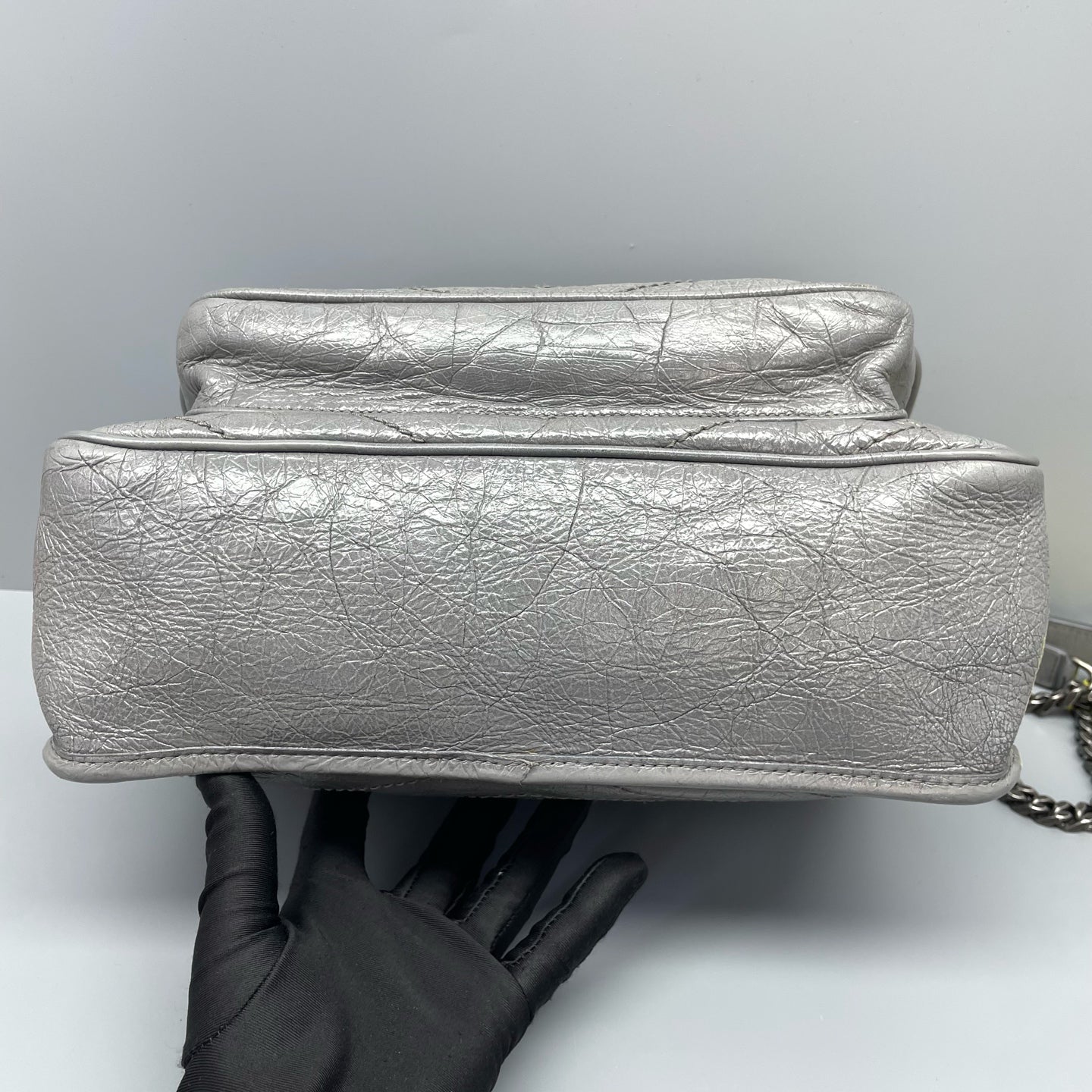 Saint Laurent - Niki Chain Bag - Crinkled calfskin leather - Grey - (Medium)