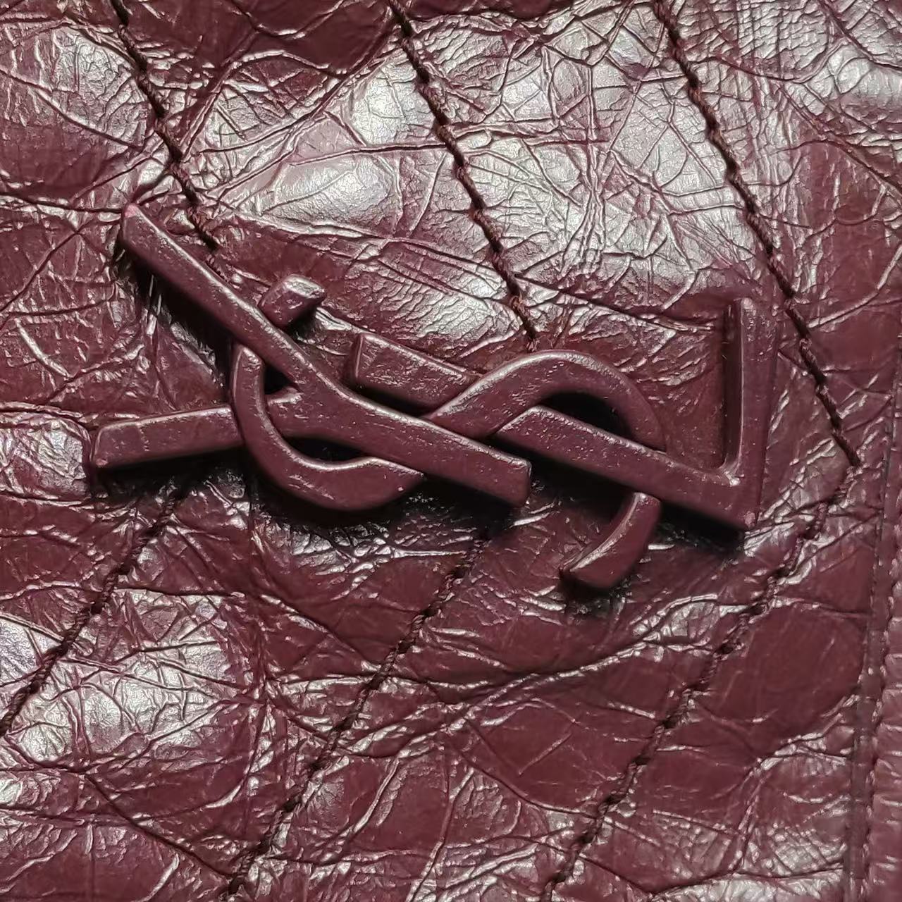 Saint Laurent - Niki chain bag - Crinkled leather - Deep red with dark silver-tone hardware - (mini)