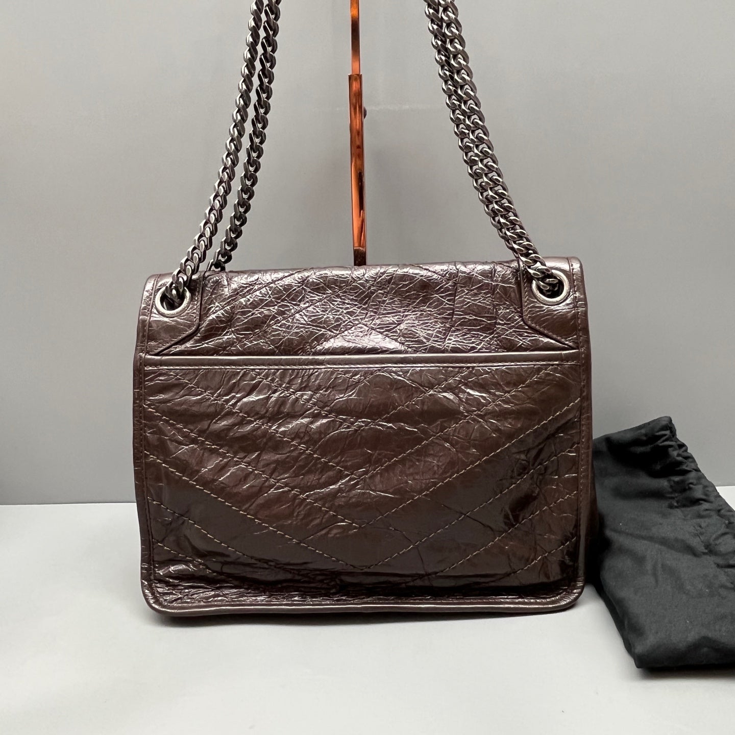 Saint Laurent - Niki Chain Bag - Crinkled vintage calfskin leather - Dark Brown with Aged Silver-Tone Hardware - (Medium)