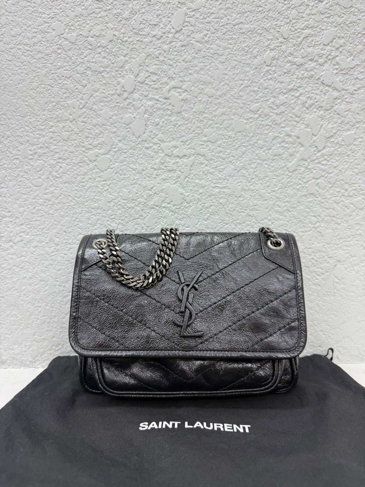 Saint Laurent - Niki Chain Bag - Oil wax leather - Black - (Small)