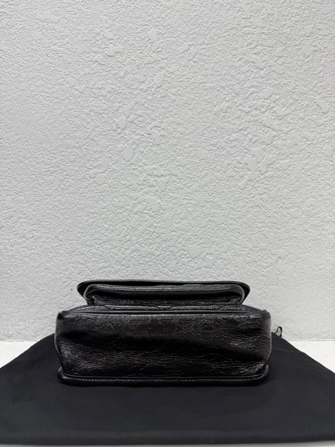 Saint Laurent - Niki Chain Bag - Oil wax leather - Black - (Small)