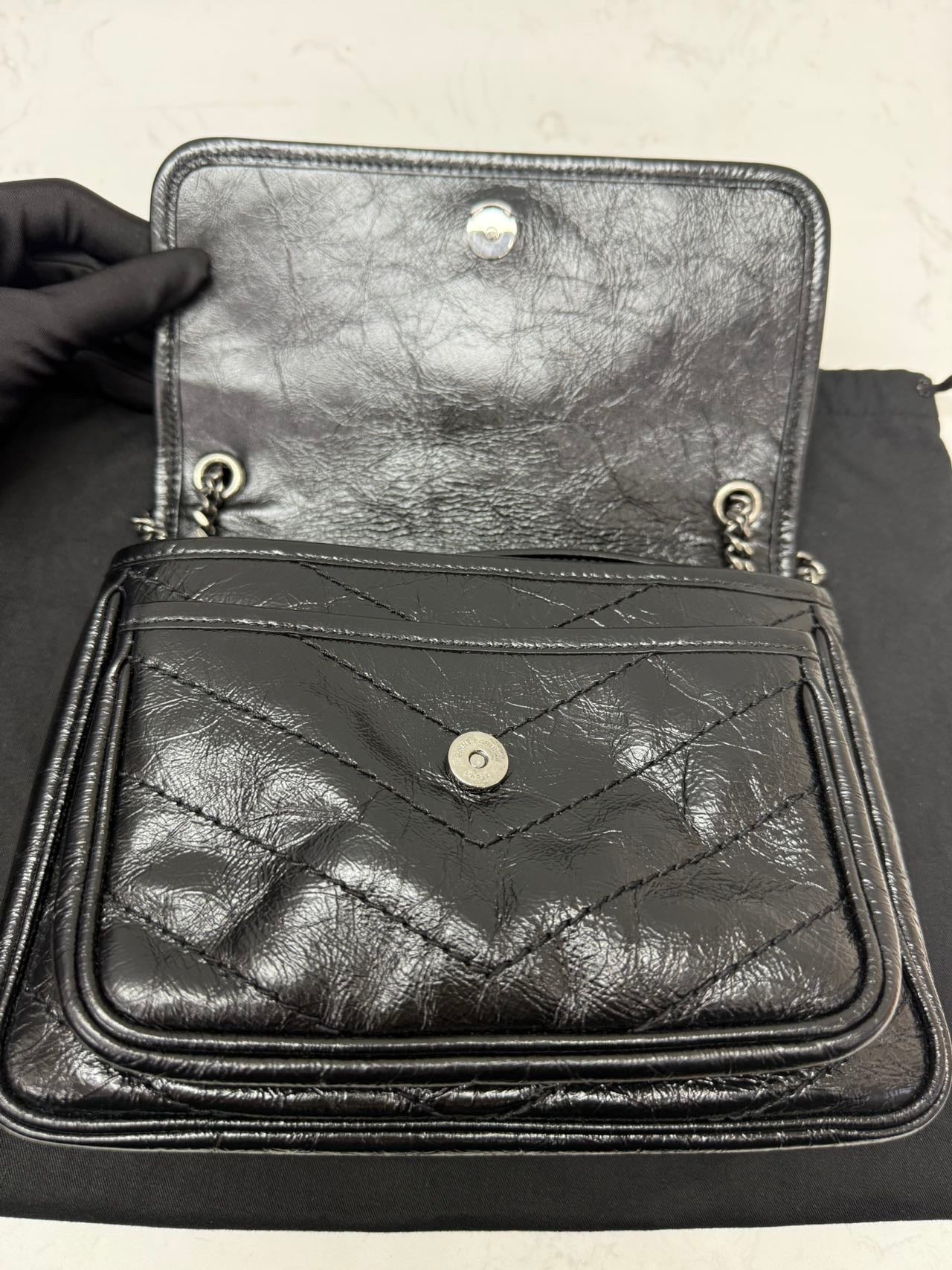 Saint Laurent - Niki Chain Bag - Oil wax leather - Black - (Small)