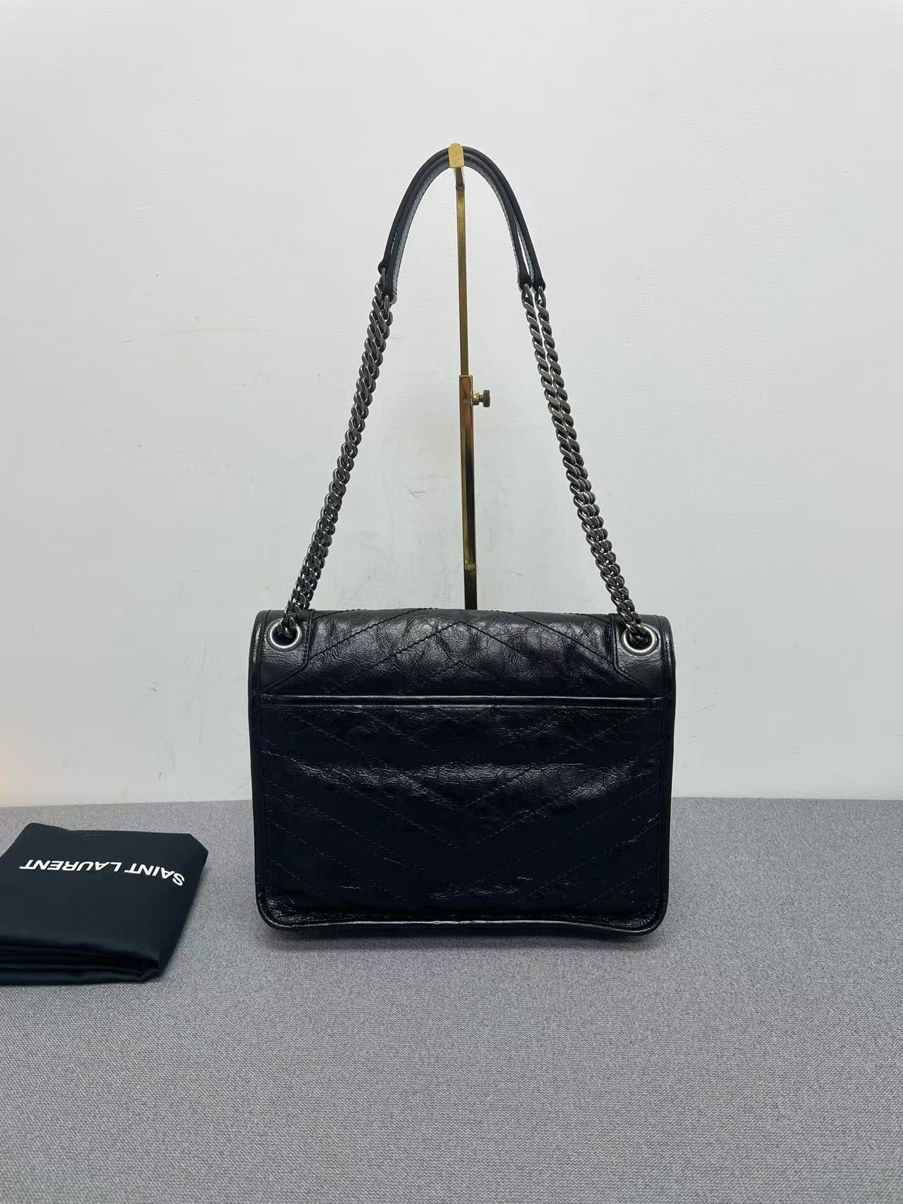 Saint Laurent - Niki - Crinkled calfskin leather - Black - (Medium)