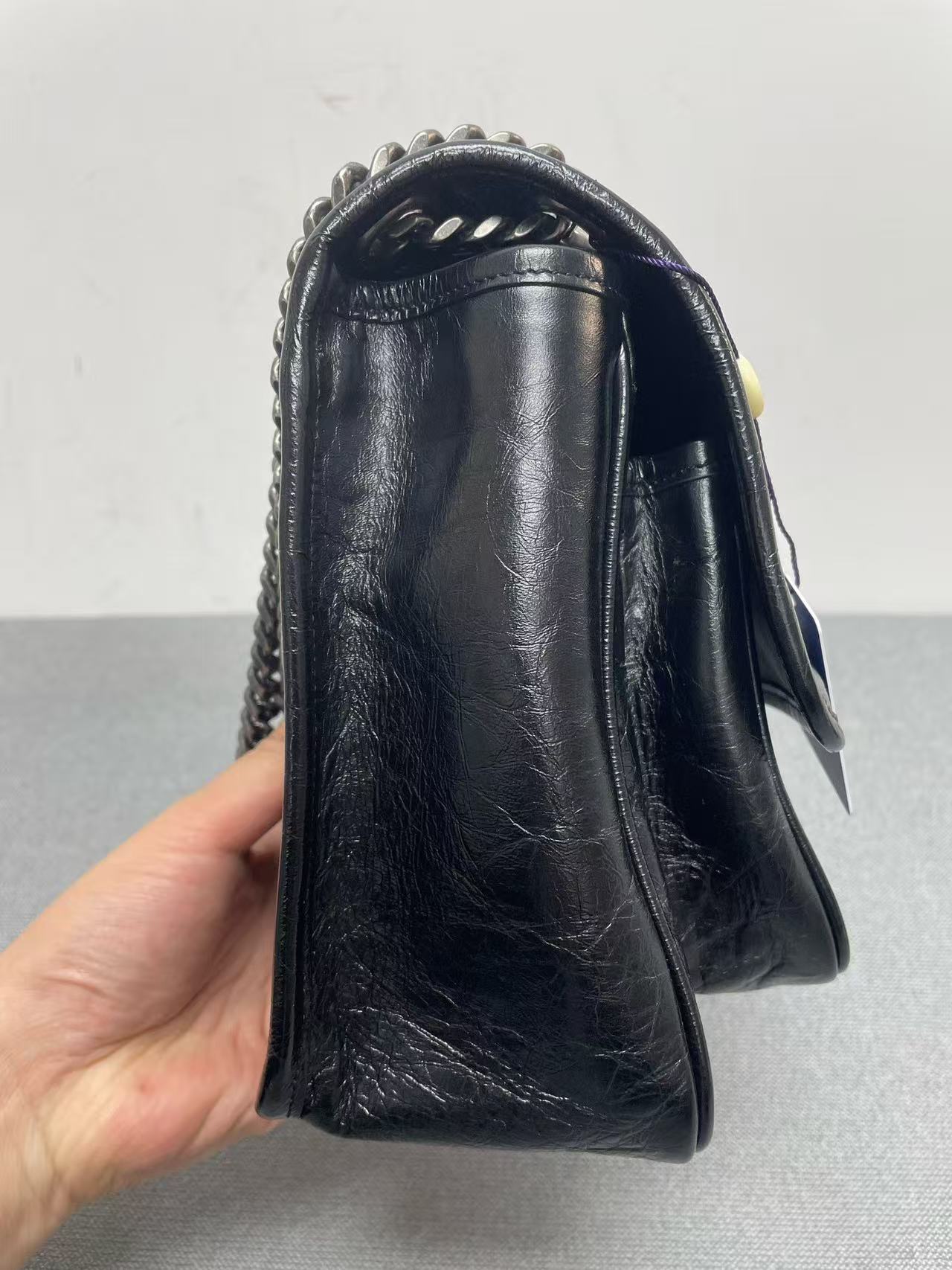Saint Laurent - Niki - Crinkled calfskin leather - Black - (Medium)