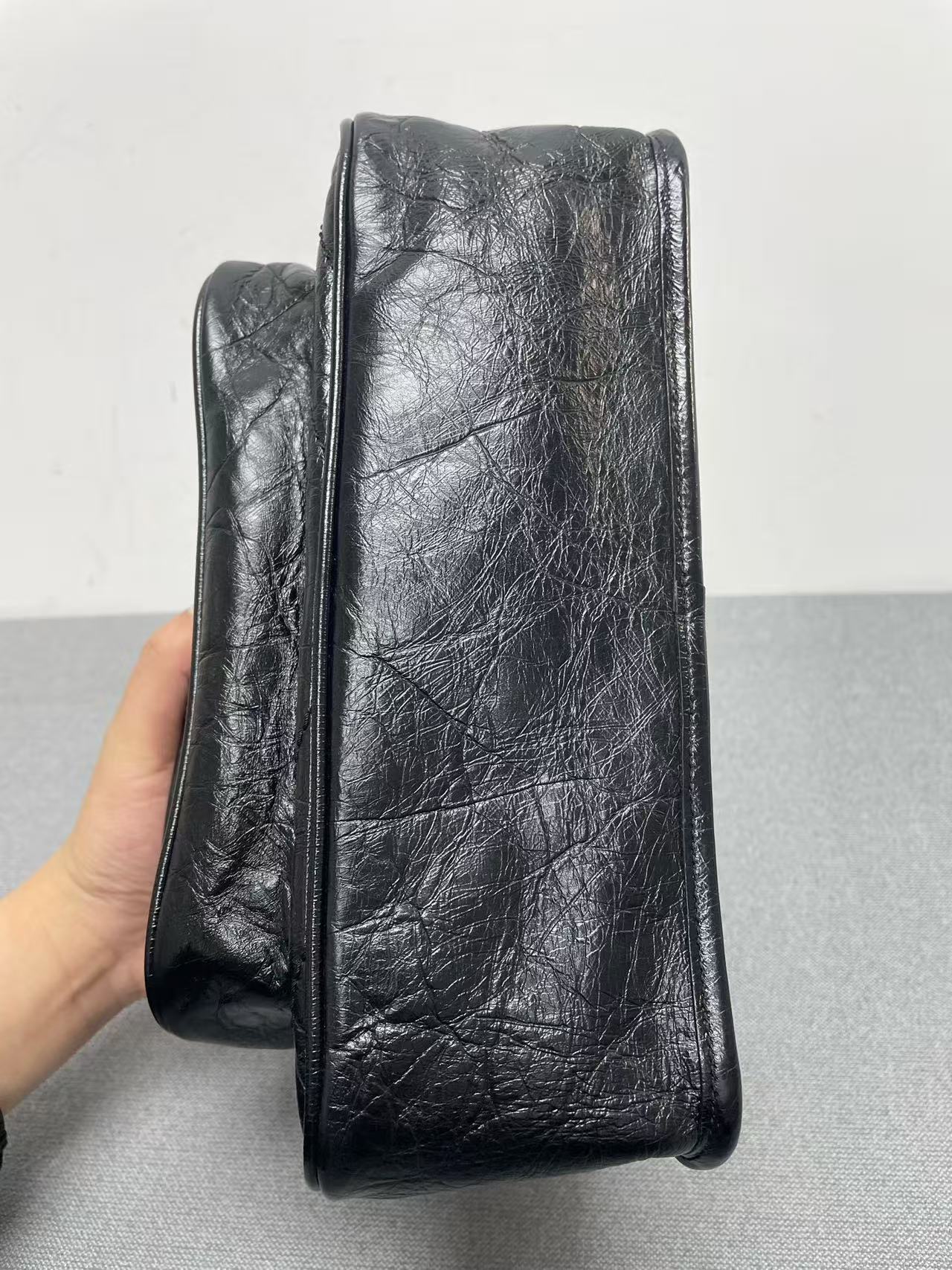 Saint Laurent - Niki - Crinkled calfskin leather - Black - (Medium)