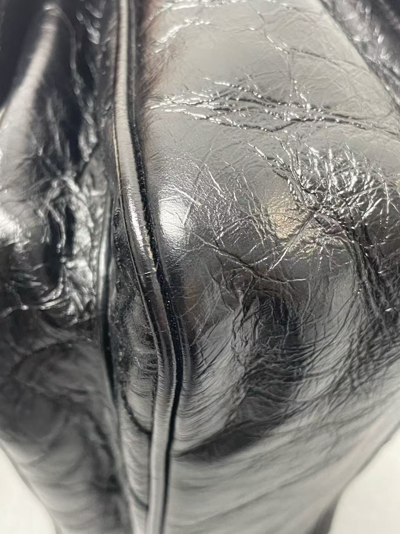 Saint Laurent - Niki - Crinkled calfskin leather - Black - (Medium)
