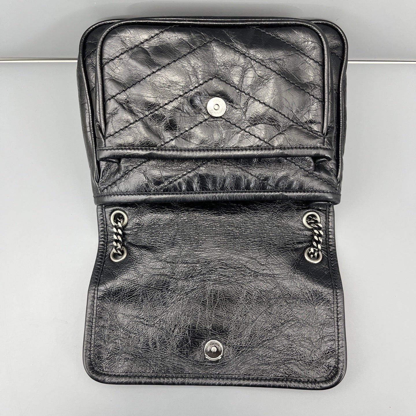 Saint Laurent - Niki - Crinkled calfskin leather - Black - (small)