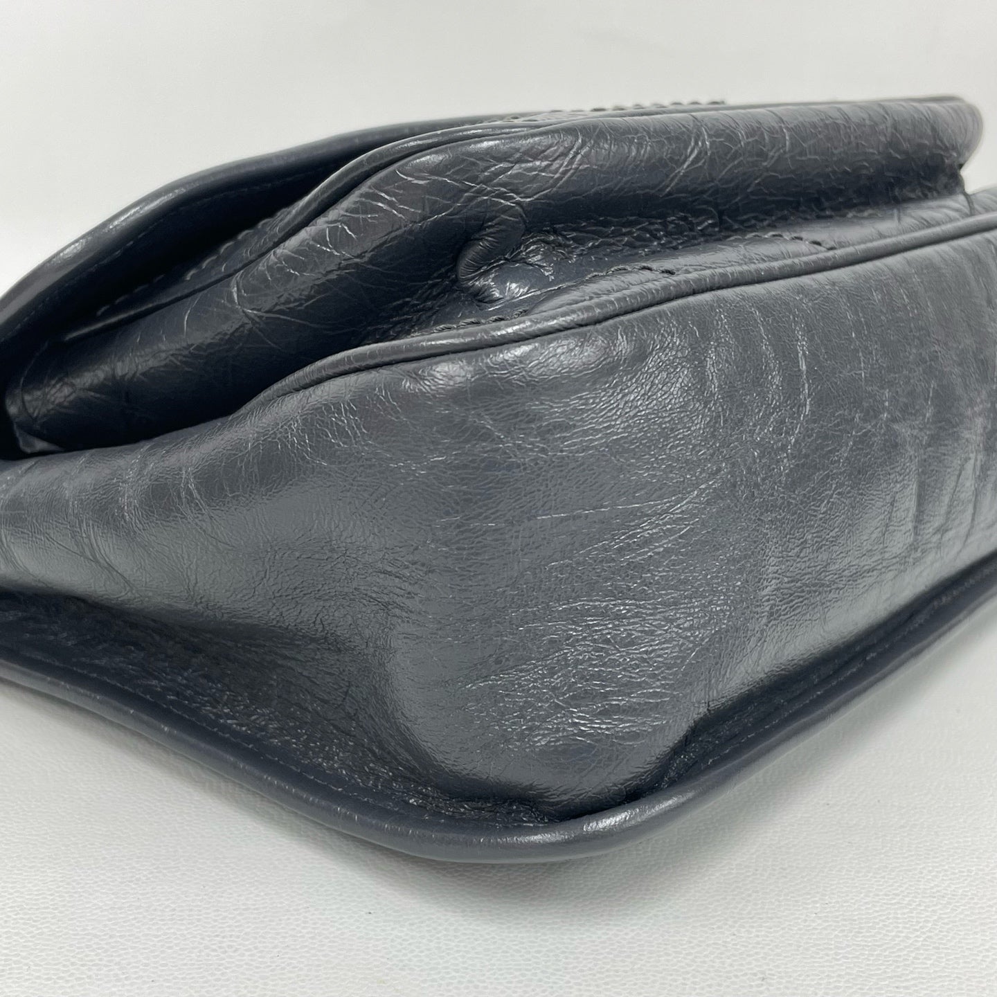 Saint Laurent - Niki - Crinkled calfskin leather - Dark Grey with Dark Silver-Tone Hardware - (Medium)