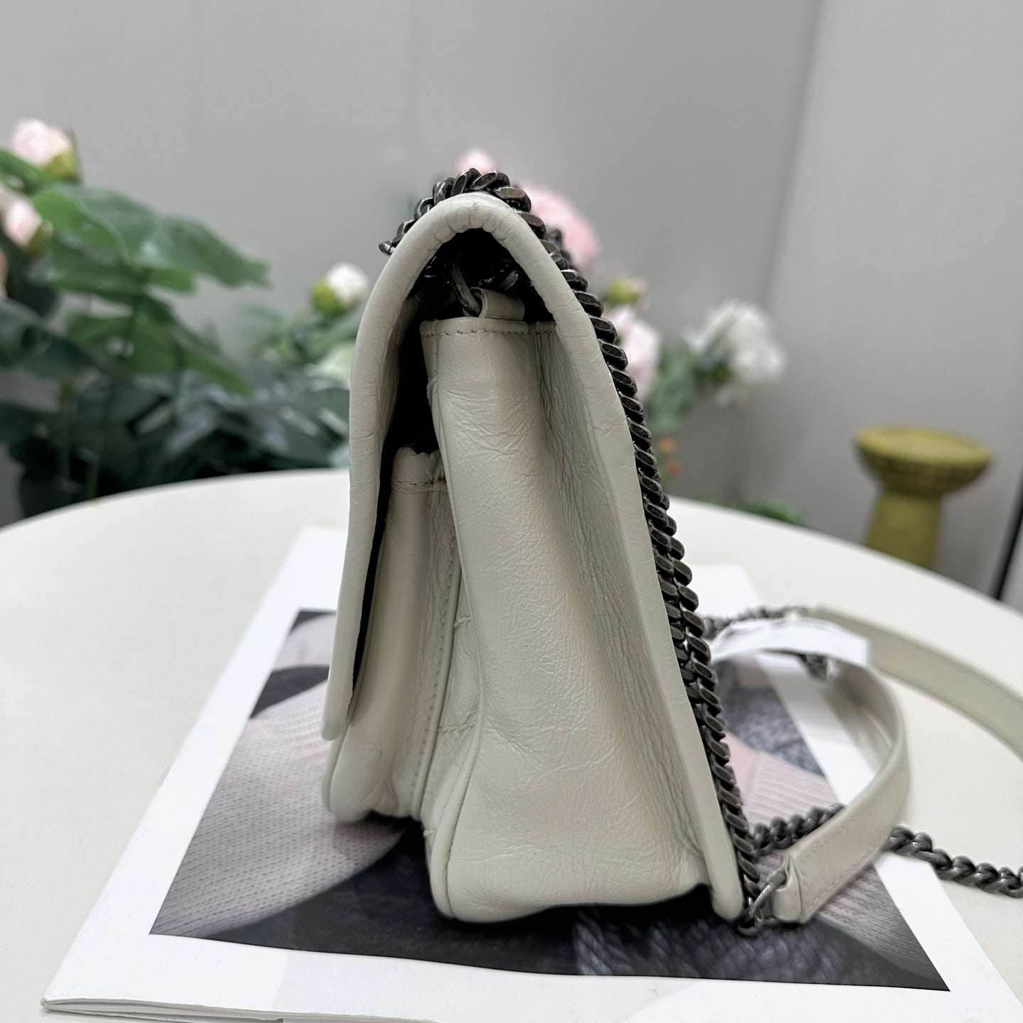 Saint Laurent - Niki - Crinkled calfskin leather - Off-white with Dark Silver-Tone Hardware - (Small)