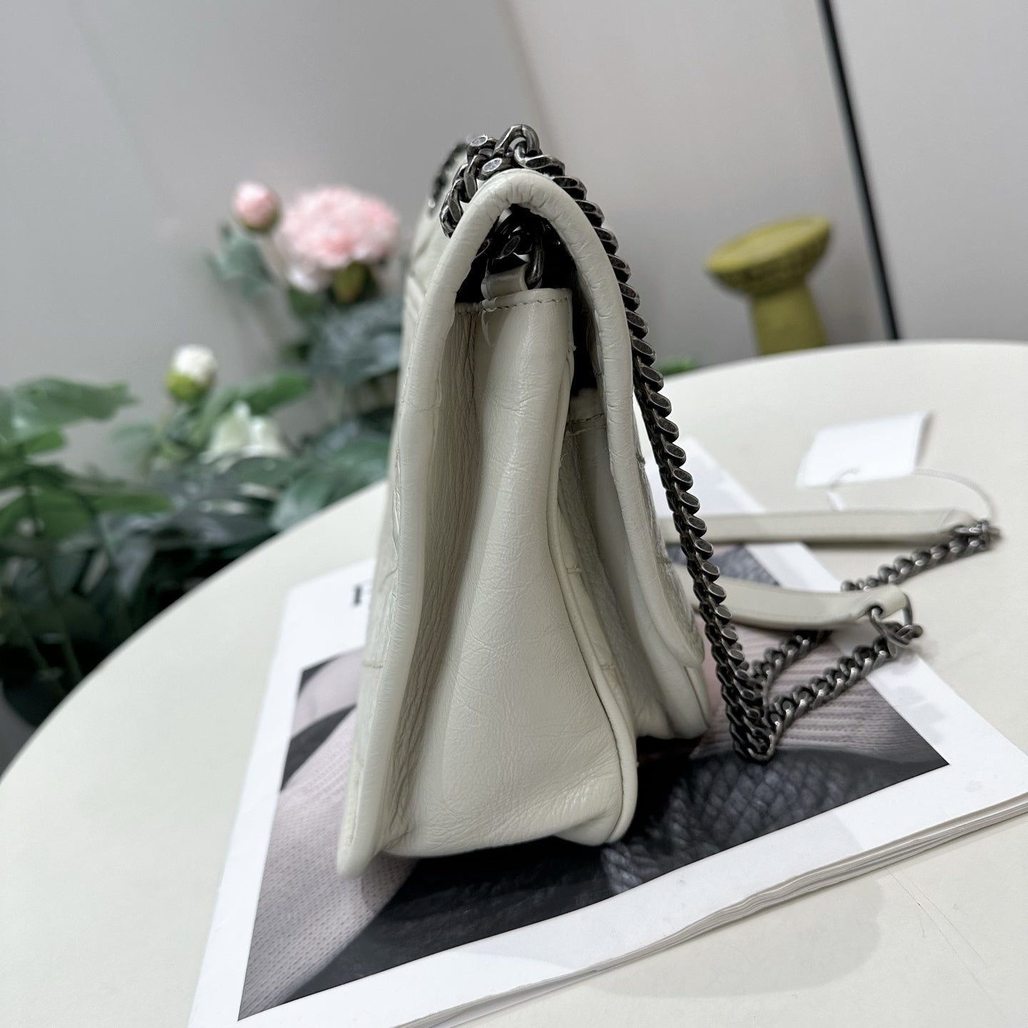 Saint Laurent - Niki - Crinkled calfskin leather - Off-white with Dark Silver-Tone Hardware - (Small)