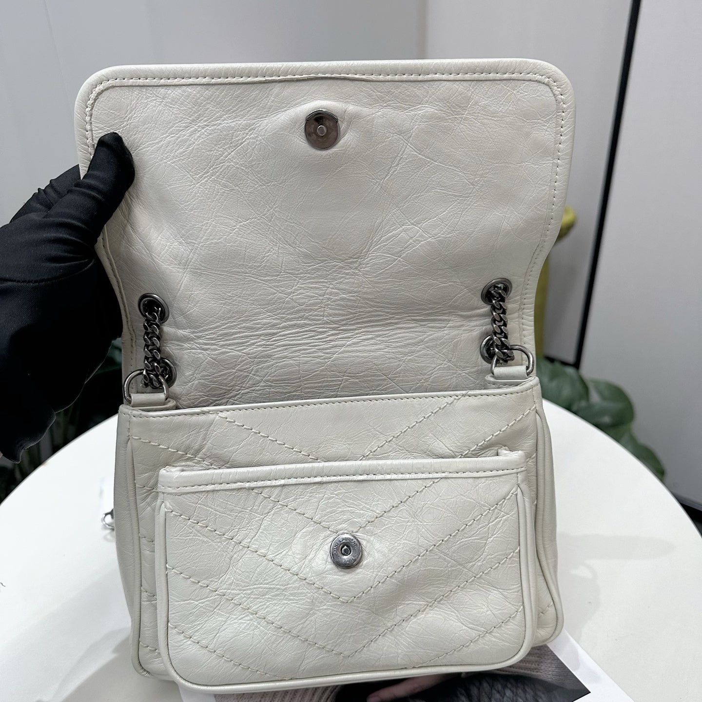 Saint Laurent - Niki - Crinkled calfskin leather - Off-white with Dark Silver-Tone Hardware - (Small)