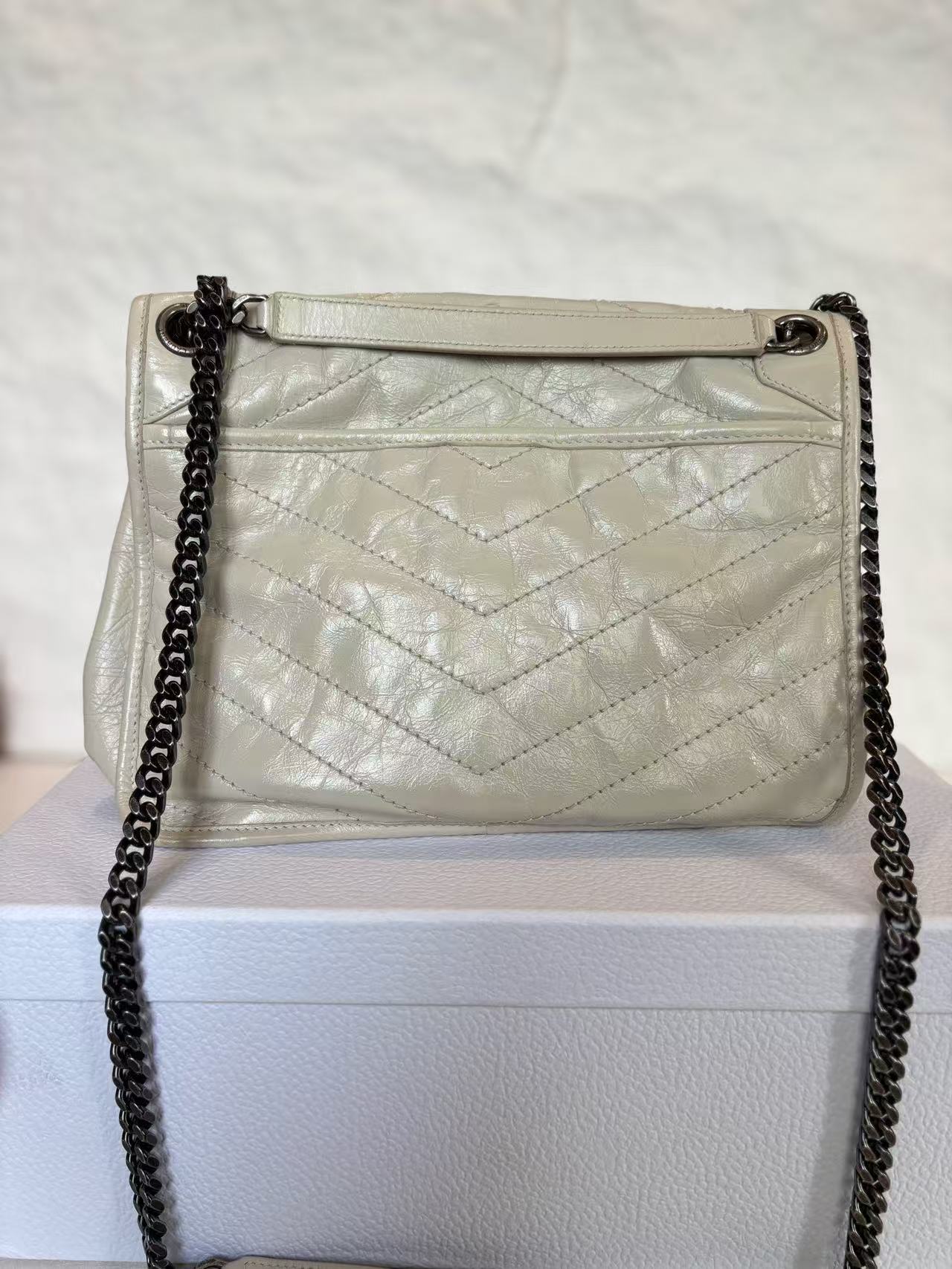 Saint Laurent - NIKI - Distressed calfskin leather - Greige with Ruthenium-Tone Hardware - (Small)