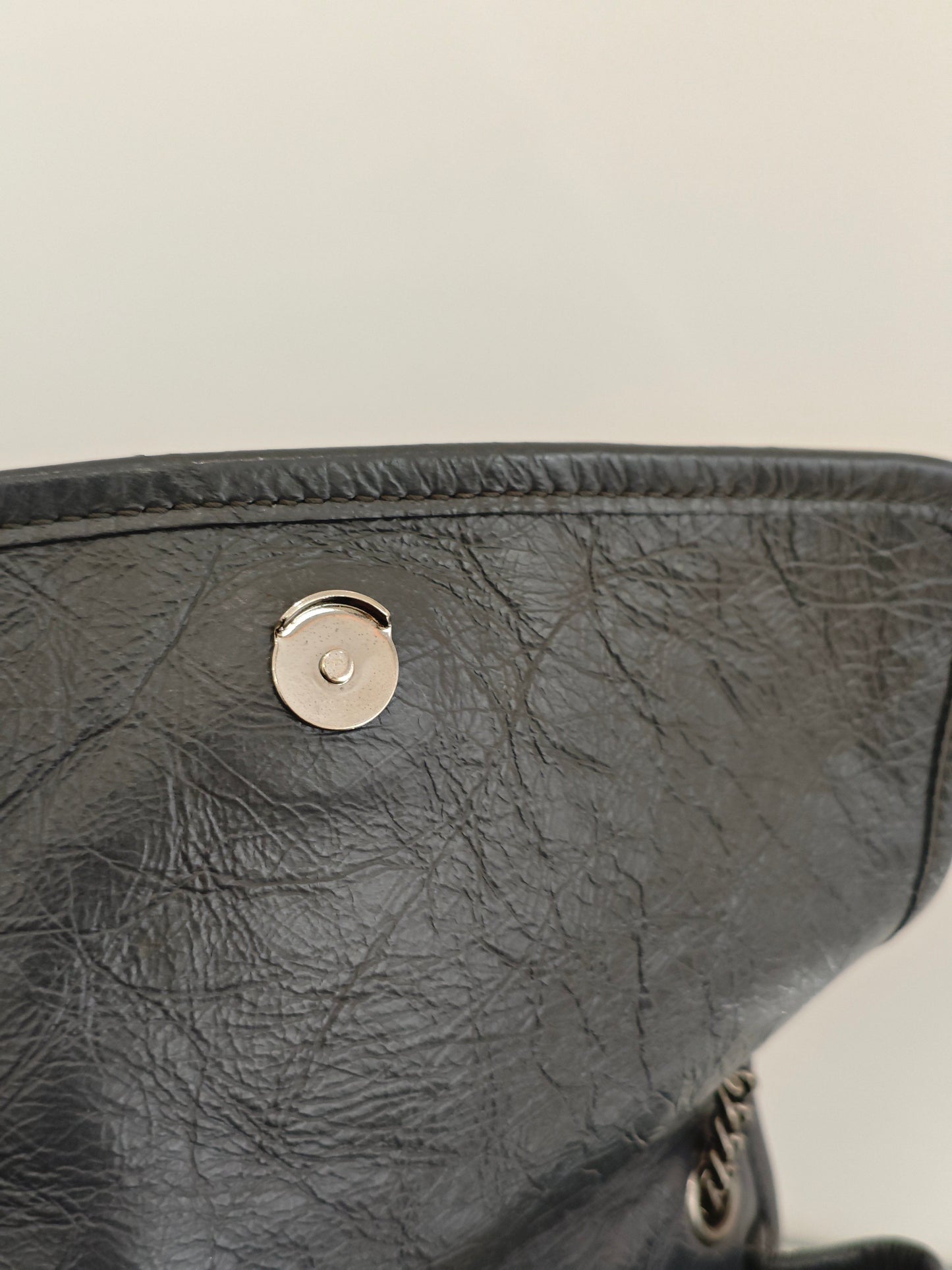 Saint Laurent - Niki - Distressed calfskin leather - Grey with Aged Silver-Tone Hardware - (small)