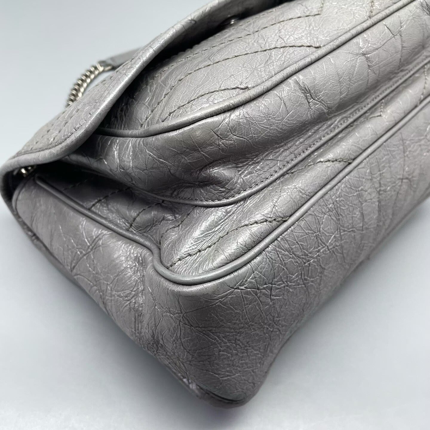 Saint Laurent - Niki - Distressed calfskin leather - Grey with Gunmetal-Tone Hardware - (Medium)