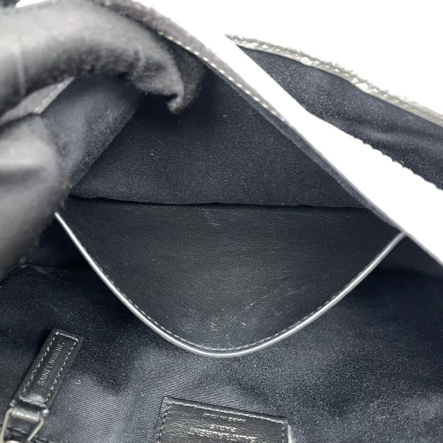 Saint Laurent - Niki - Distressed calfskin leather - Grey with Gunmetal-Tone Hardware - (Medium)