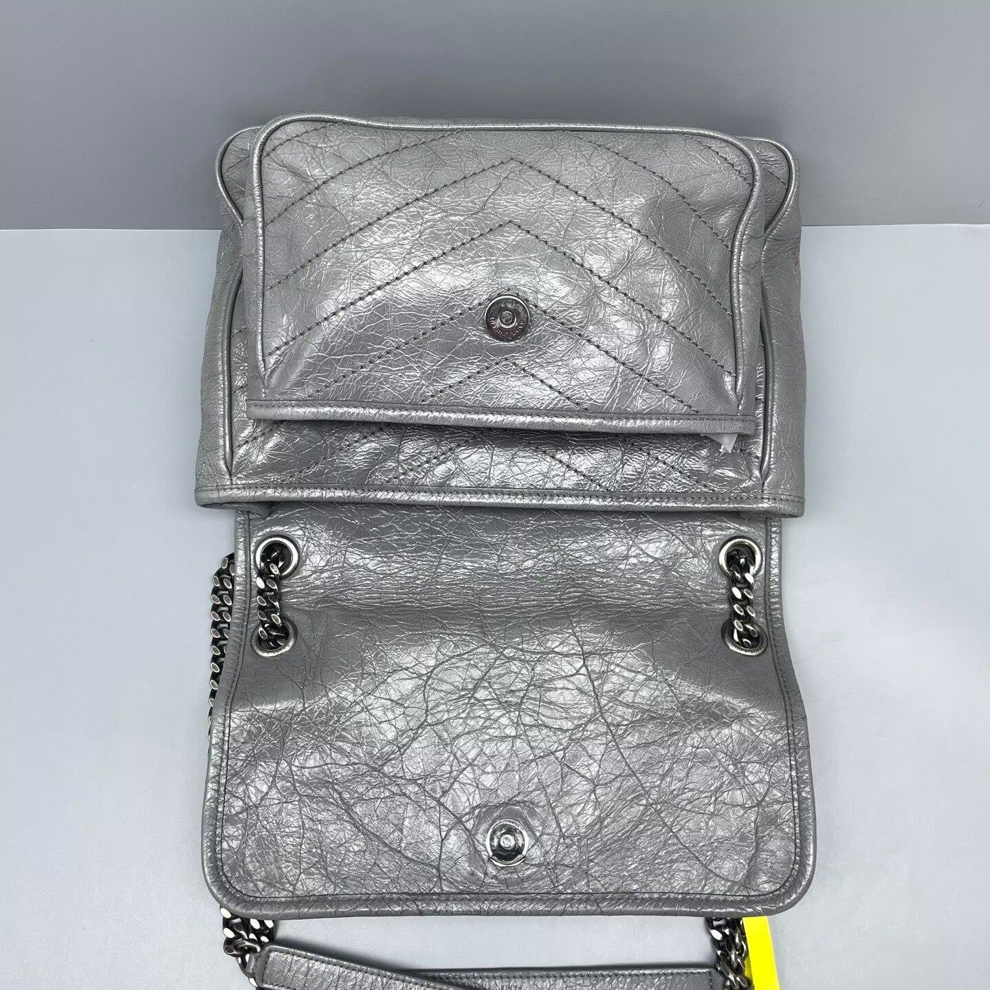 Saint Laurent - Niki - Distressed calfskin leather - Grey with Gunmetal-Tone Hardware - (Medium)
