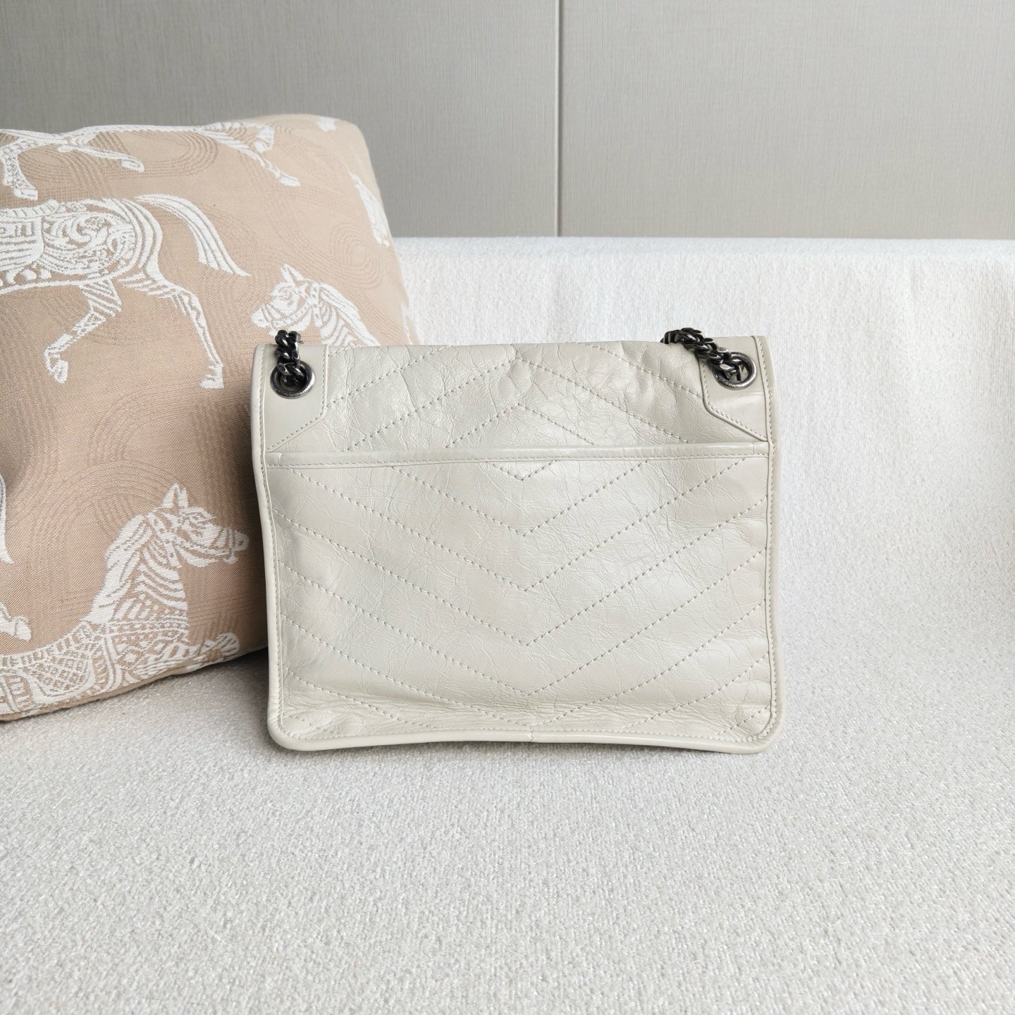 Saint Laurent - Niki - Distressed oil wax leather - Milk White - (Medium)