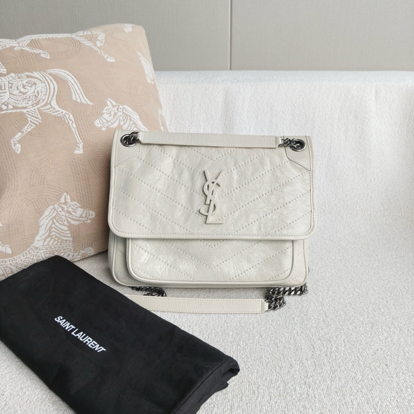 Saint Laurent - Niki - Distressed oil wax leather - Milk White - (Medium)